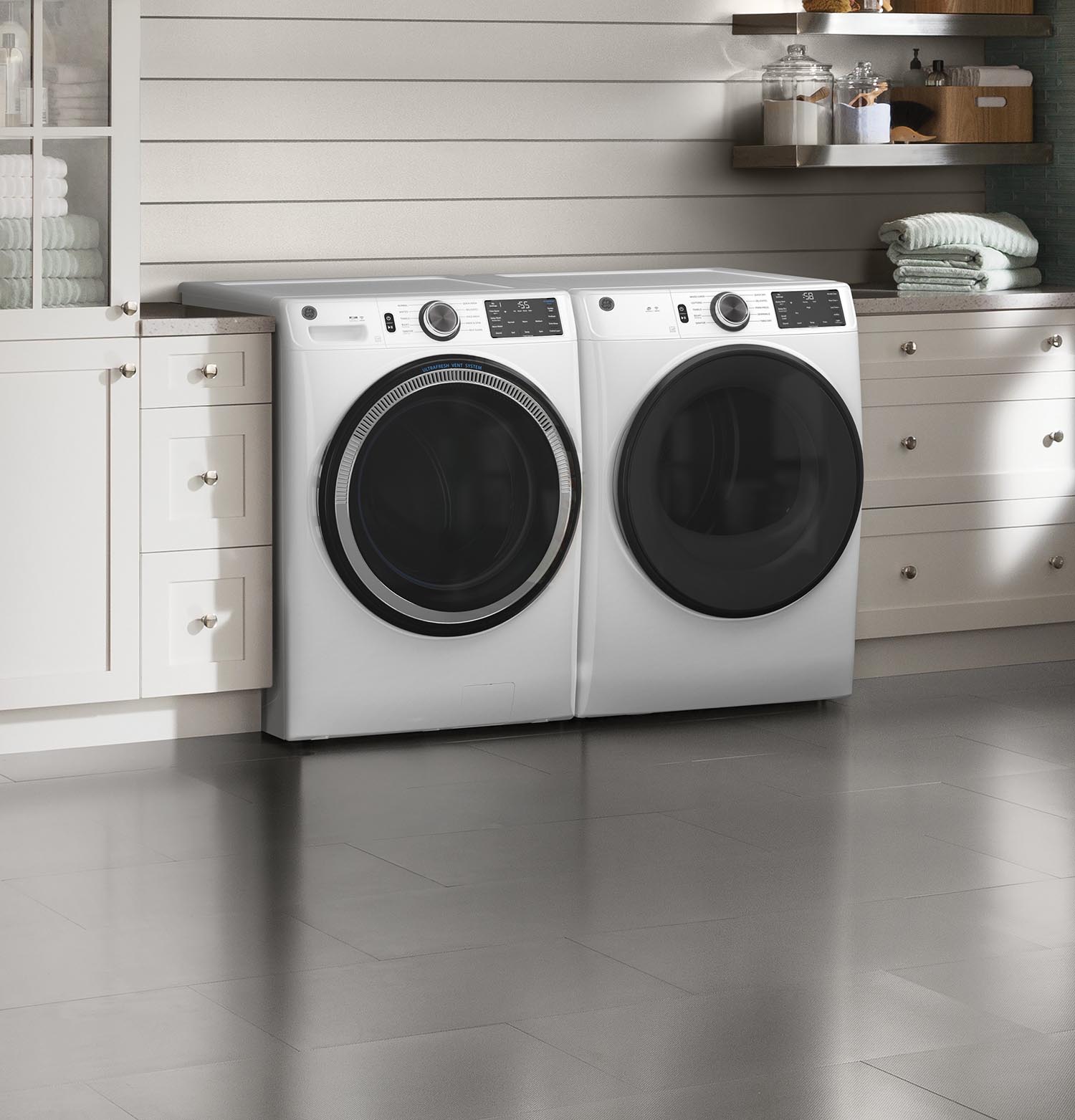 GE White Front Load Washer (5.5 Cu. Ft.) & GE White Electric Front Load Dryer ( 7.8 Cu. Ft.) - GFW550SMNWW/GFD55ESMNWW