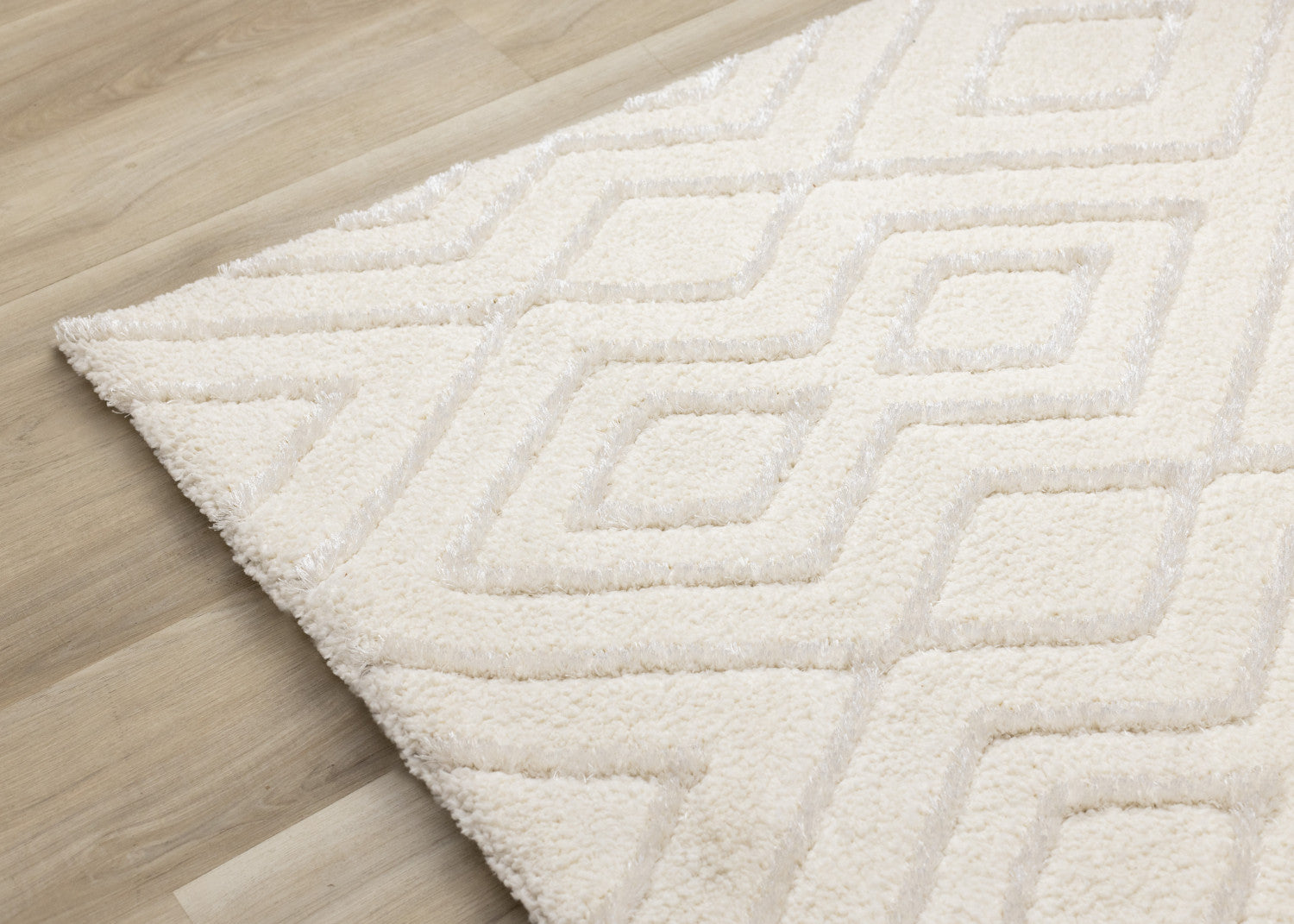 Sasha Soft Diamonds Area Rug - 8' X 11' - Cream
