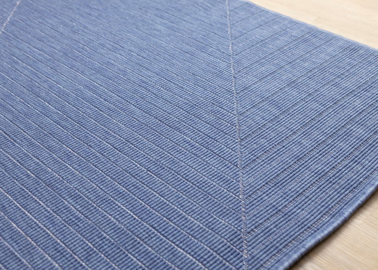 Summer Breeze 6'7" x 9'6" Outdoor Rug Traverse Stripes - Blue, White