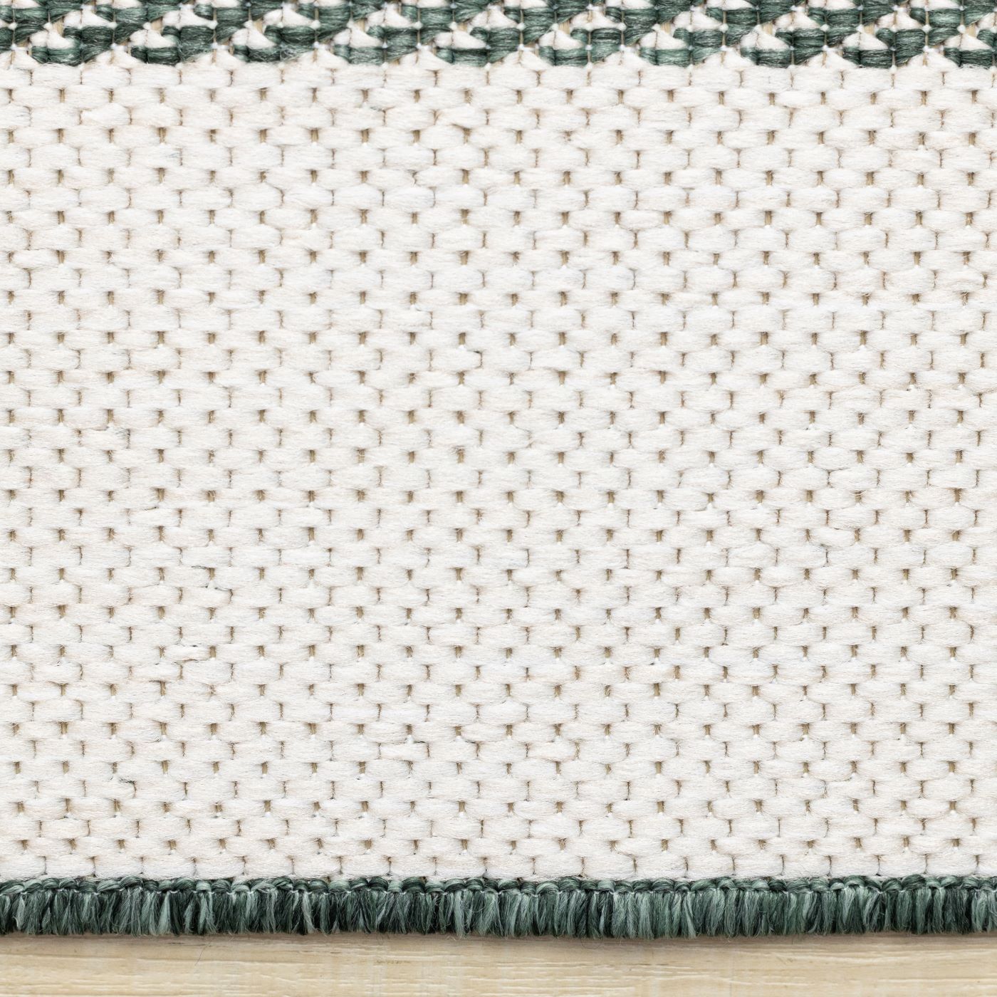 Summer Breeze 5'3" x 7'7" Outdoor Chevron Border Rug - Green, White