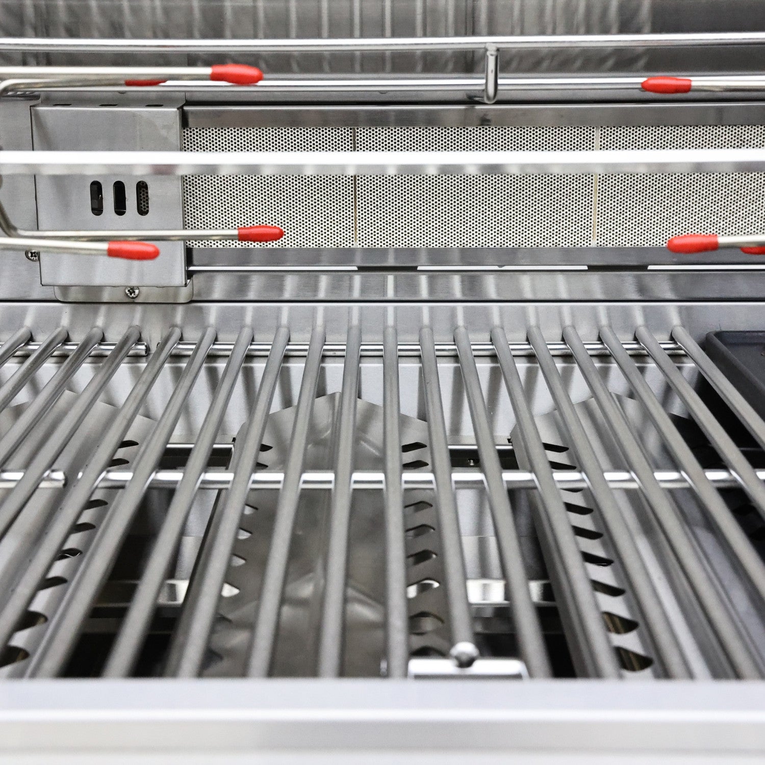 Forno Bulnes White Countertop Outdoor Kitchen with 40" 84,000 BTU BBQ and Beverage Centre - FODKT2520WHT