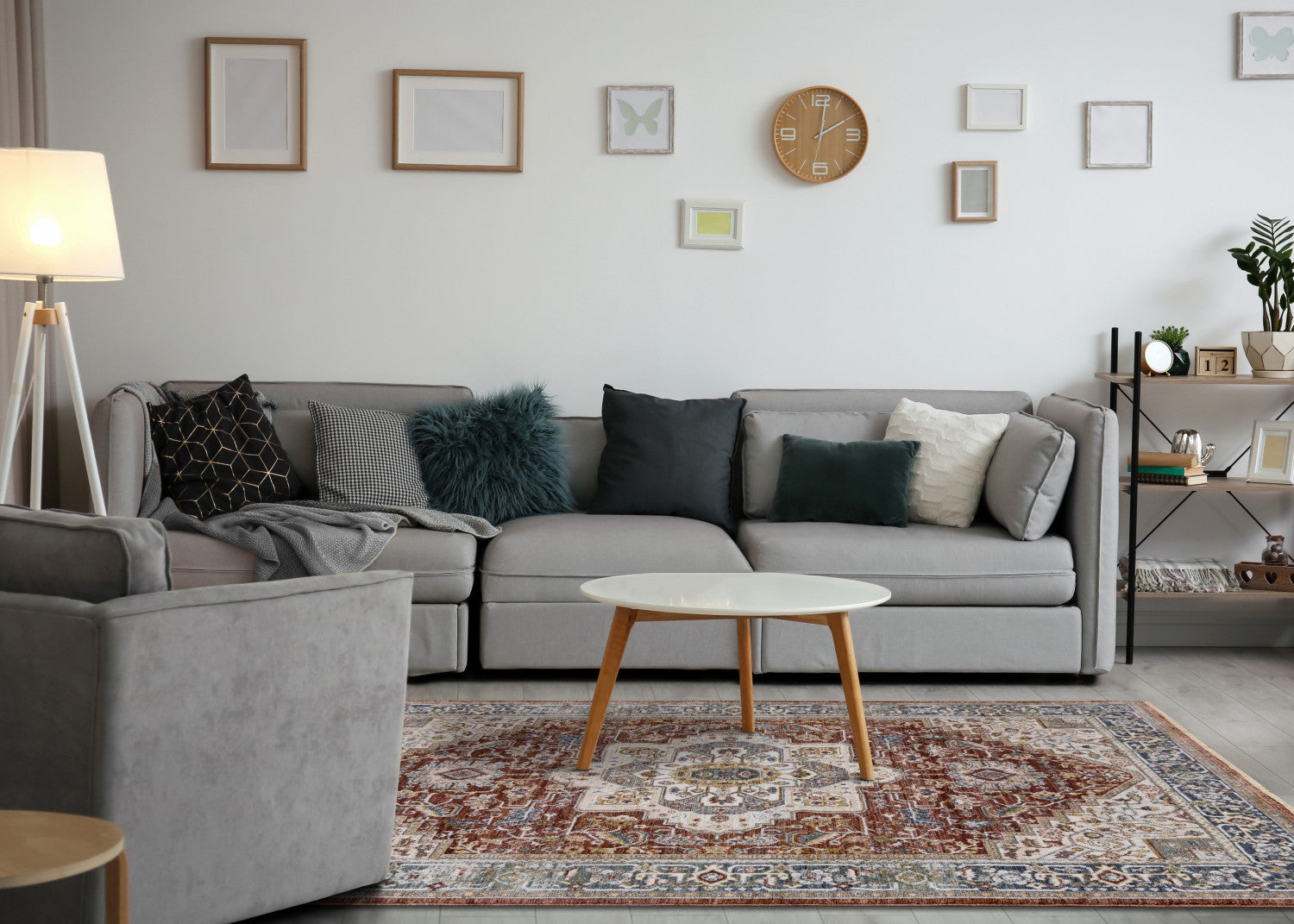 Macie Traditional Area Rug - 8' X 11' - Red/Cream