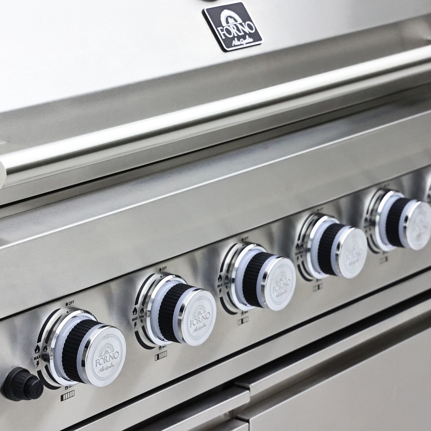 Forno Bulnes White Countertop Outdoor Kitchen with 40" 84,000 BTU BBQ and Beverage Centre - FODKT2520WHT