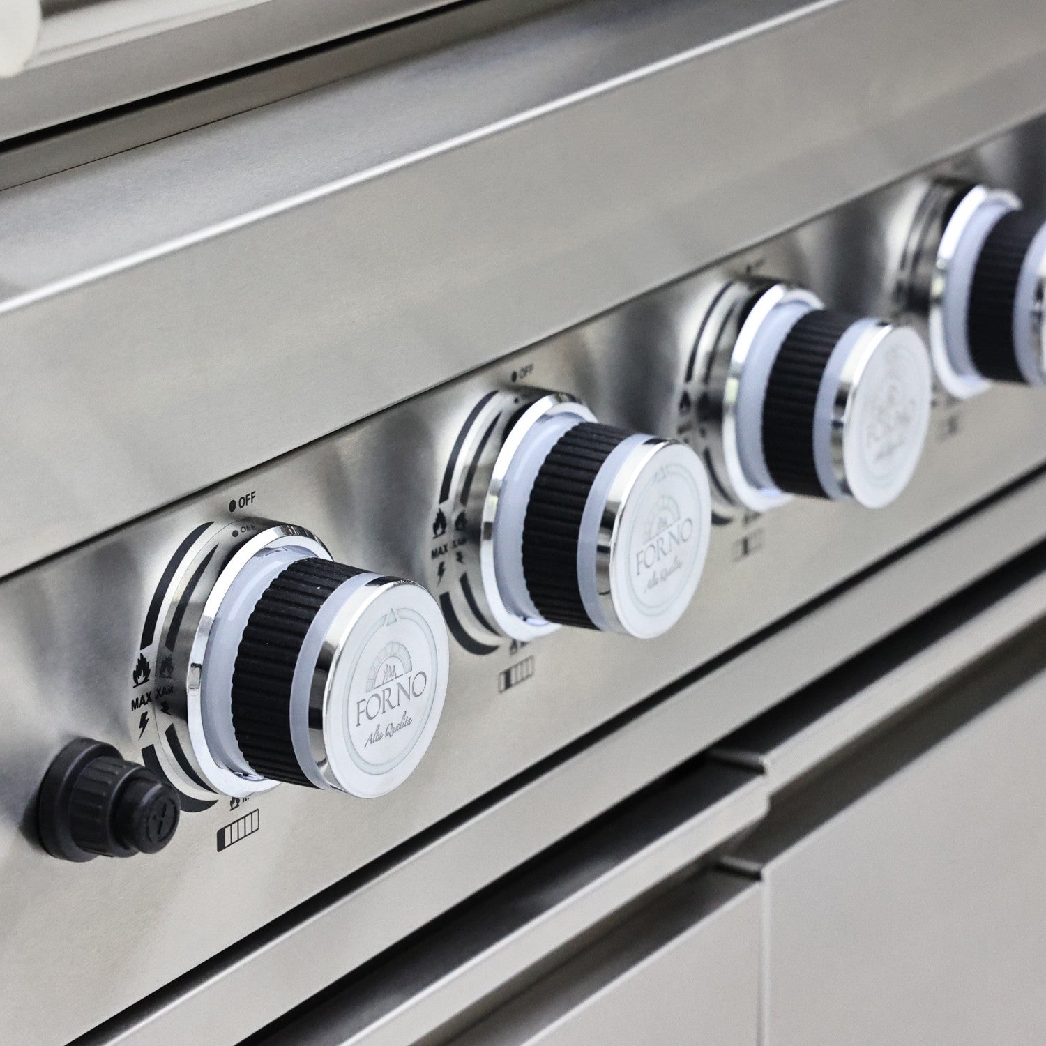 Forno Bulnes White Countertop Outdoor Kitchen with 40" 84,000 BTU BBQ and Beverage Centre - FODKT2520WHT