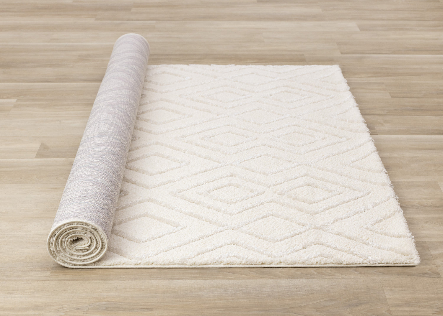 Sasha Soft Diamonds Area Rug - 7' X 10' - Cream