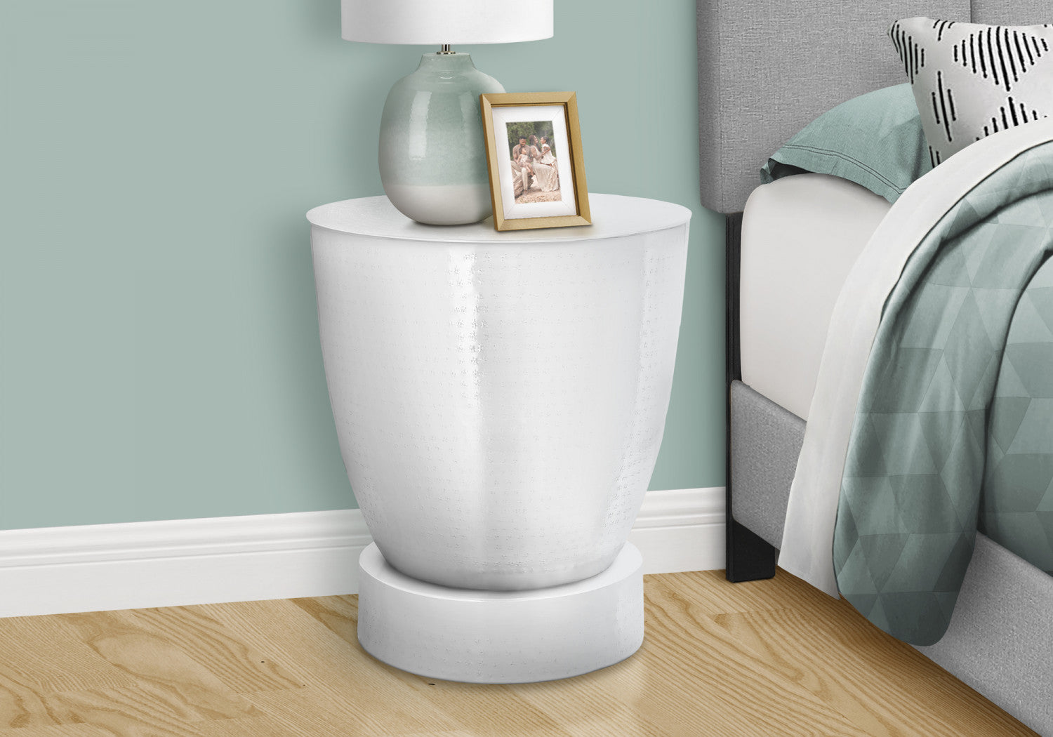 Ostra Side Table - White