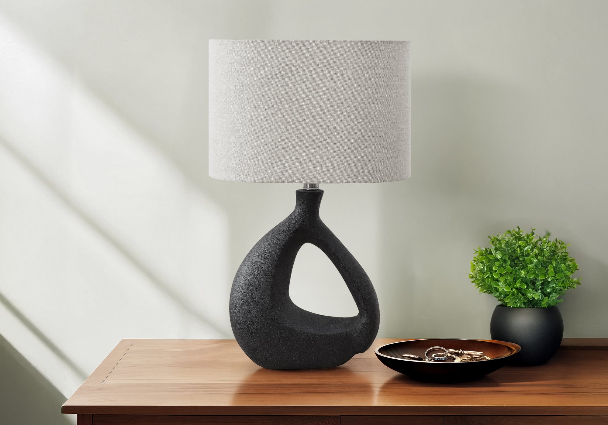 Tavra Table Lamp - Black