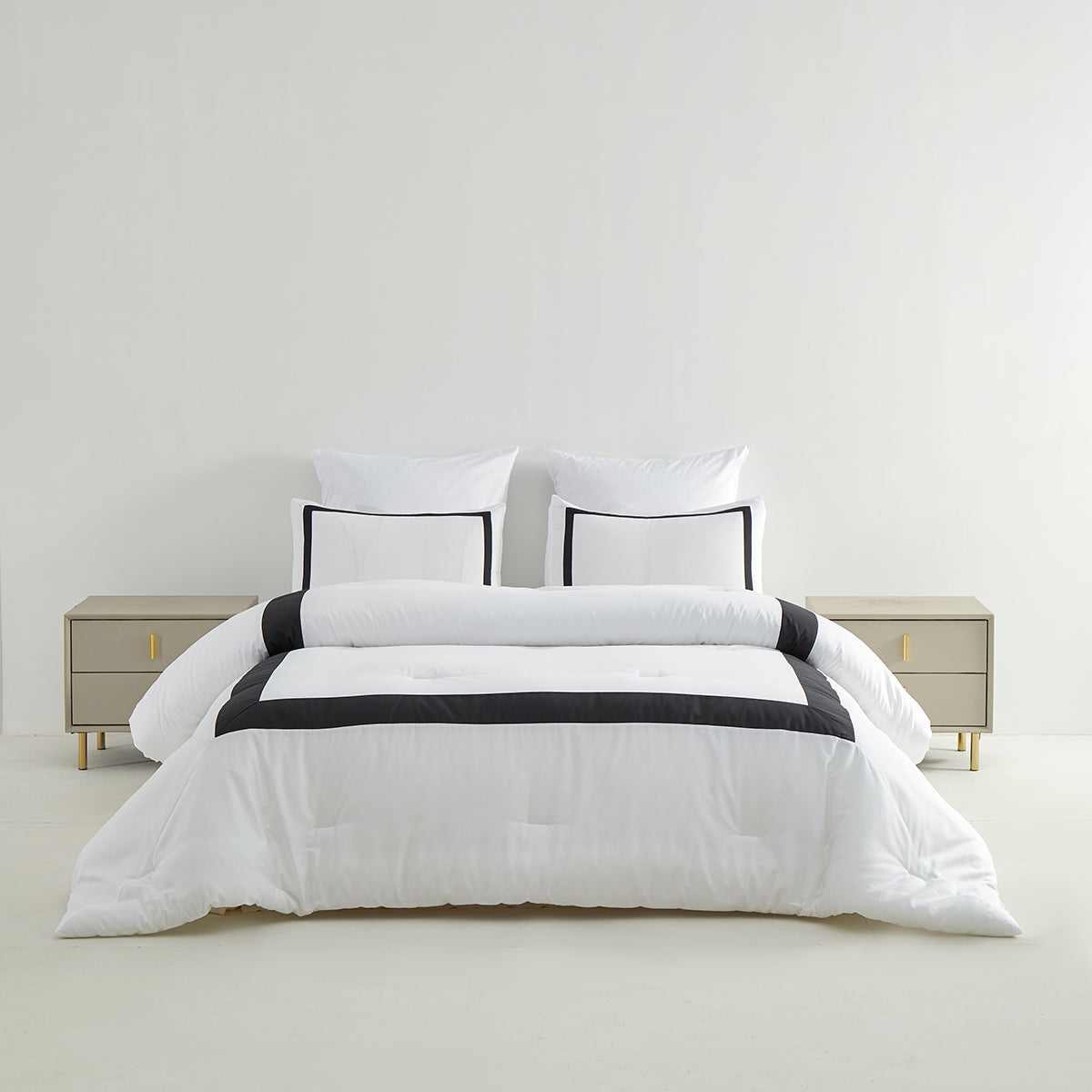 In Harmony 5-Piece King Set - White, Black