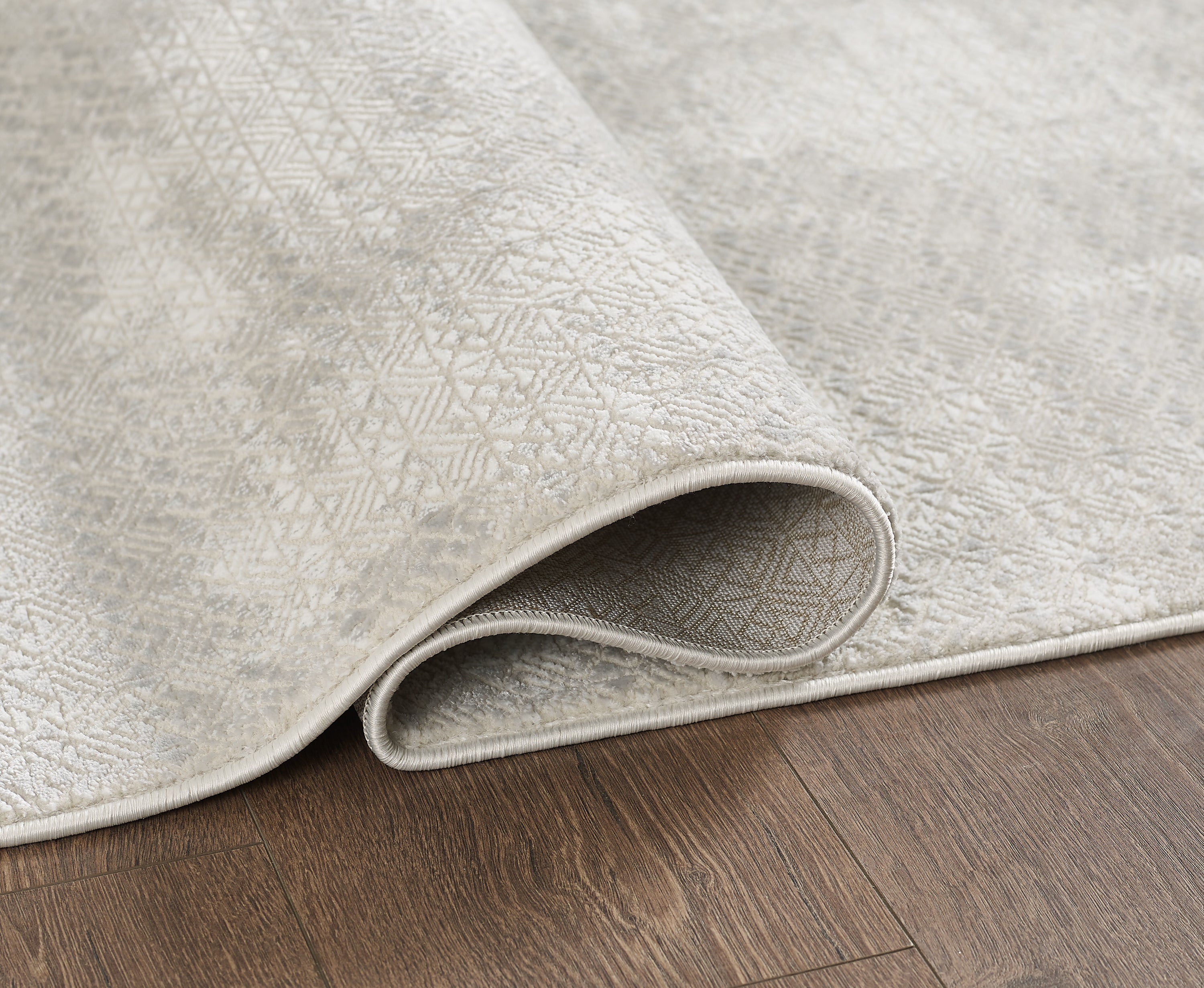 L2 Decor Novolini Area Rug 7' x 10' with Underpad - Light Grey, White