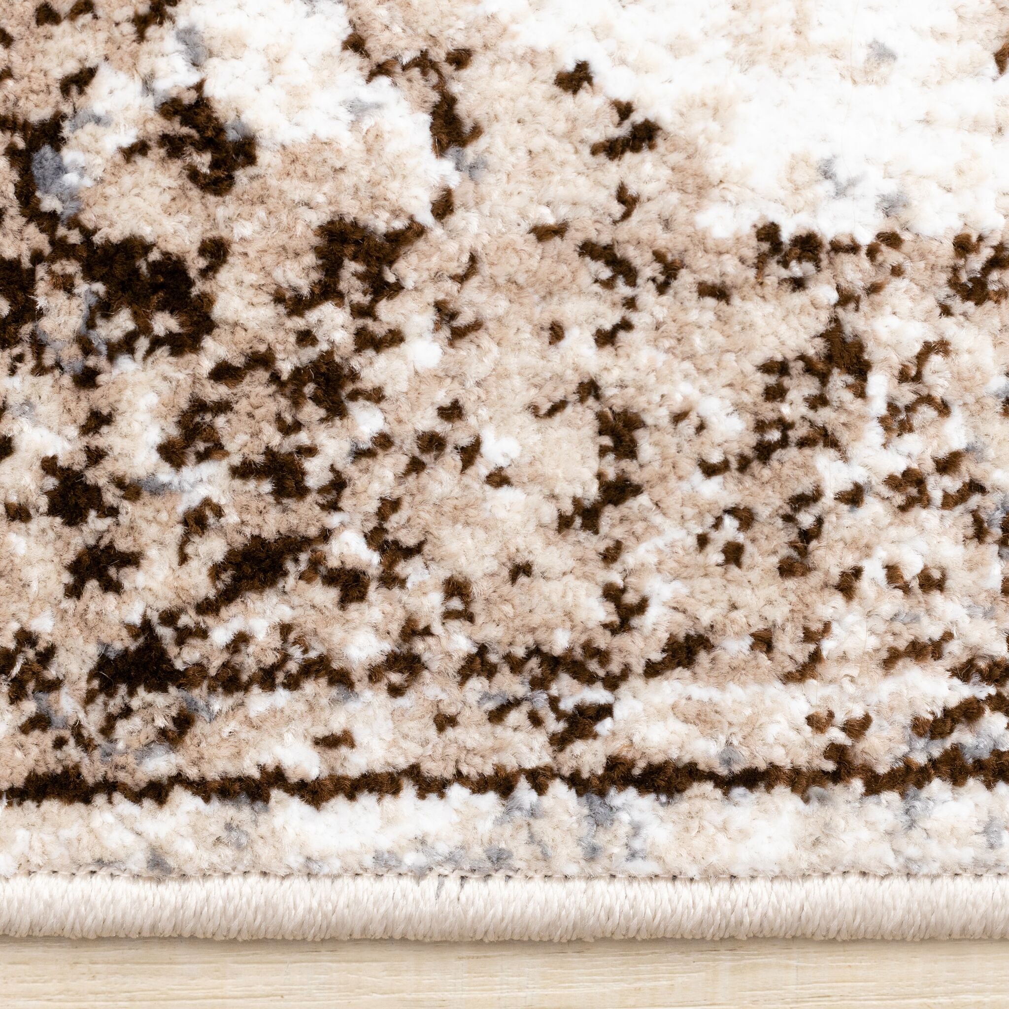 Antique Charm 5'3" x 7'7" Distressed Classic Area Rug - Brown, Grey, White