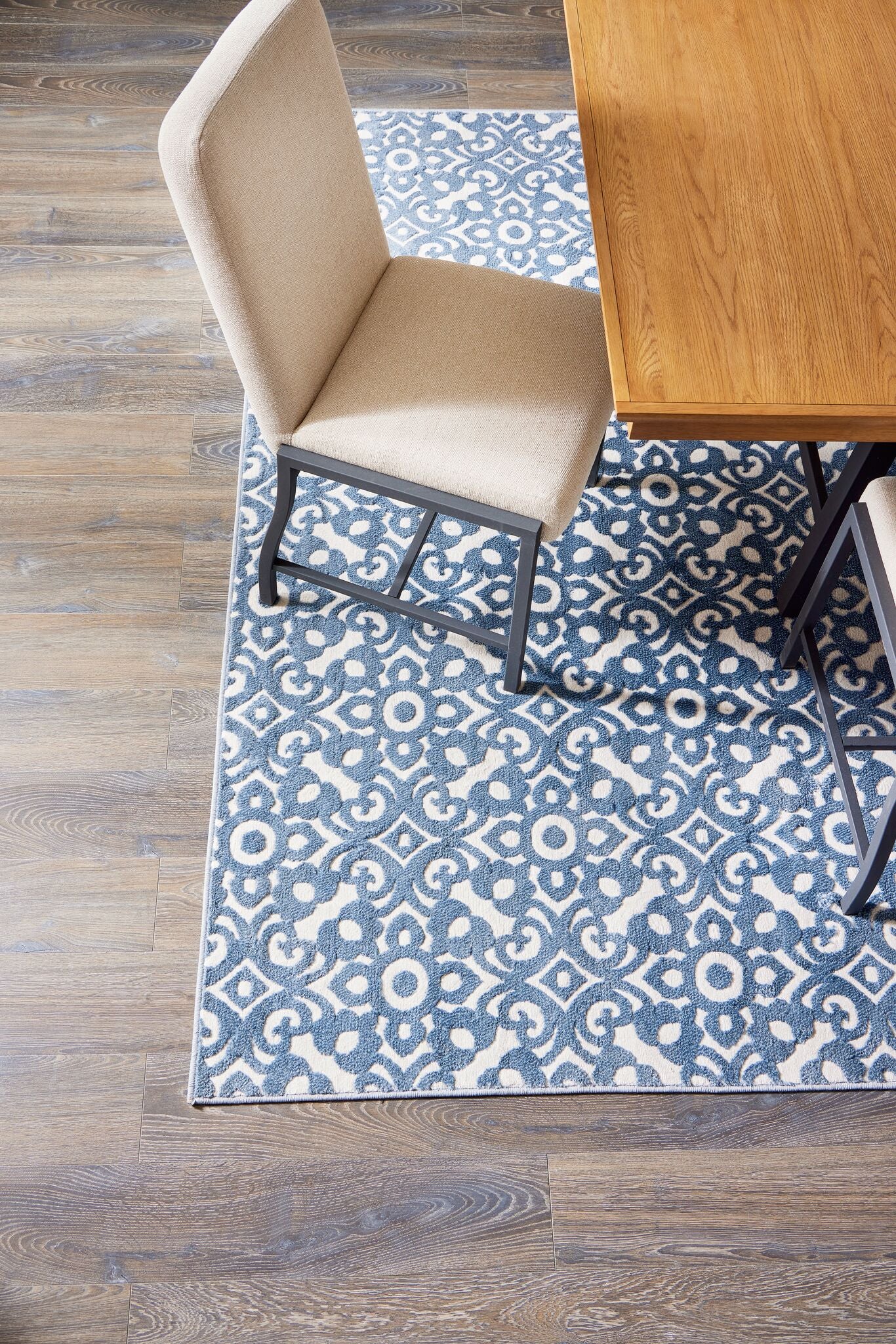 Feeling Connected 5'3" x 7'7" Damask Design Area Rug - Blue