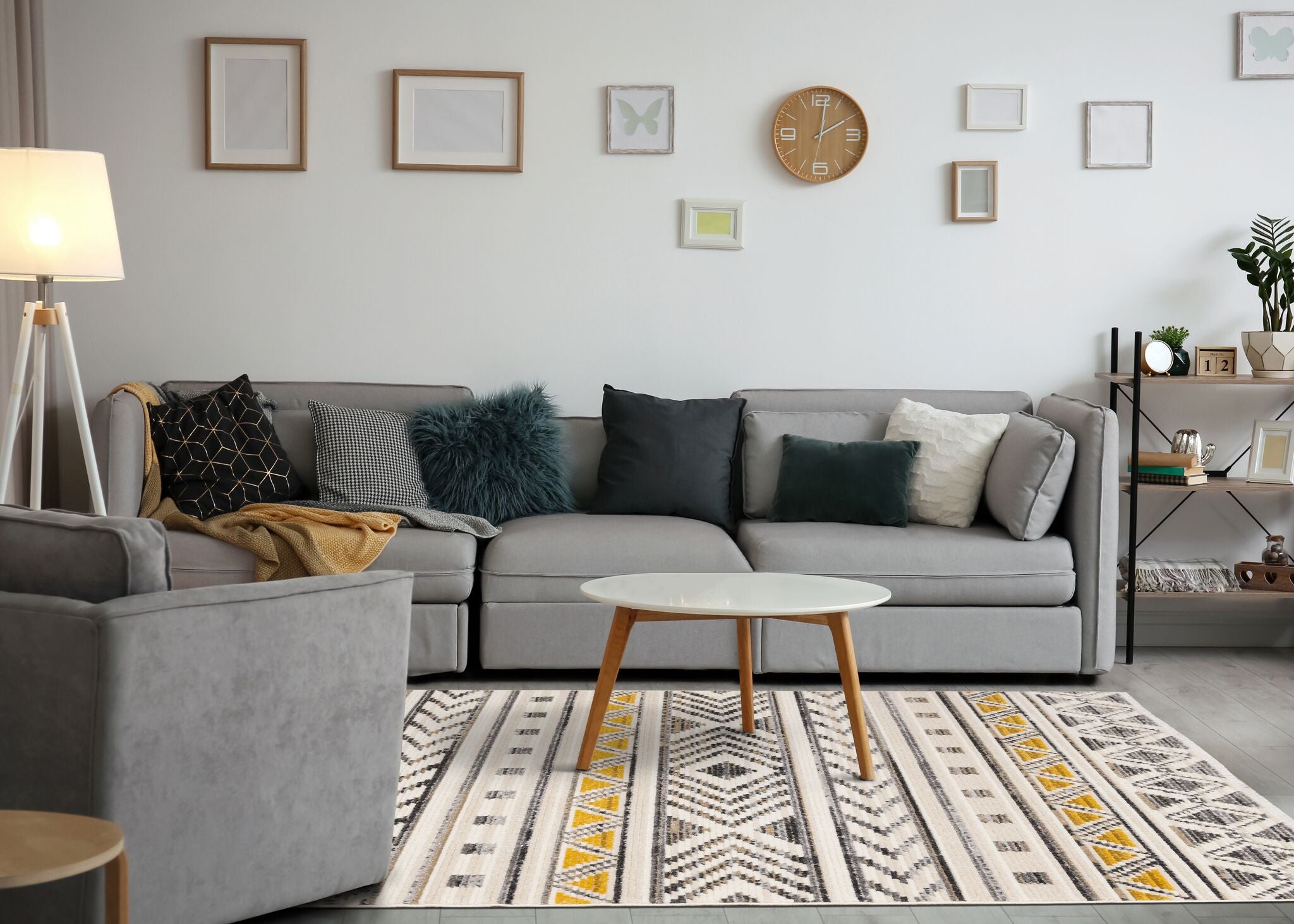 Golden Peaks 5'3" x 7'7" Tribal Area Rug - Grey, Yellow