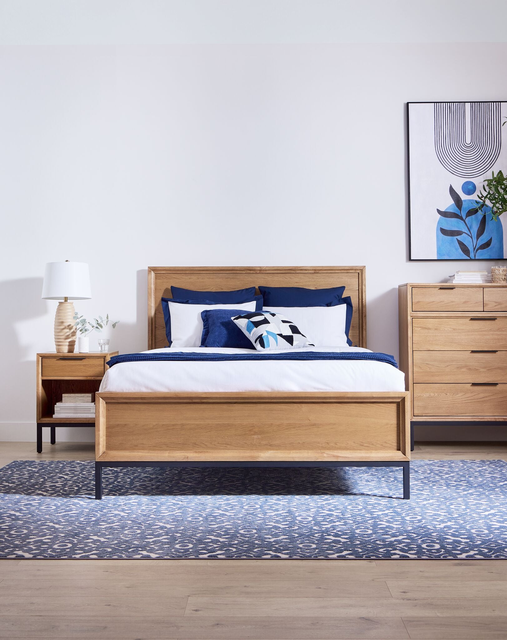 Feeling Connected - Newport 3- Piece King Bed - Oak and Black