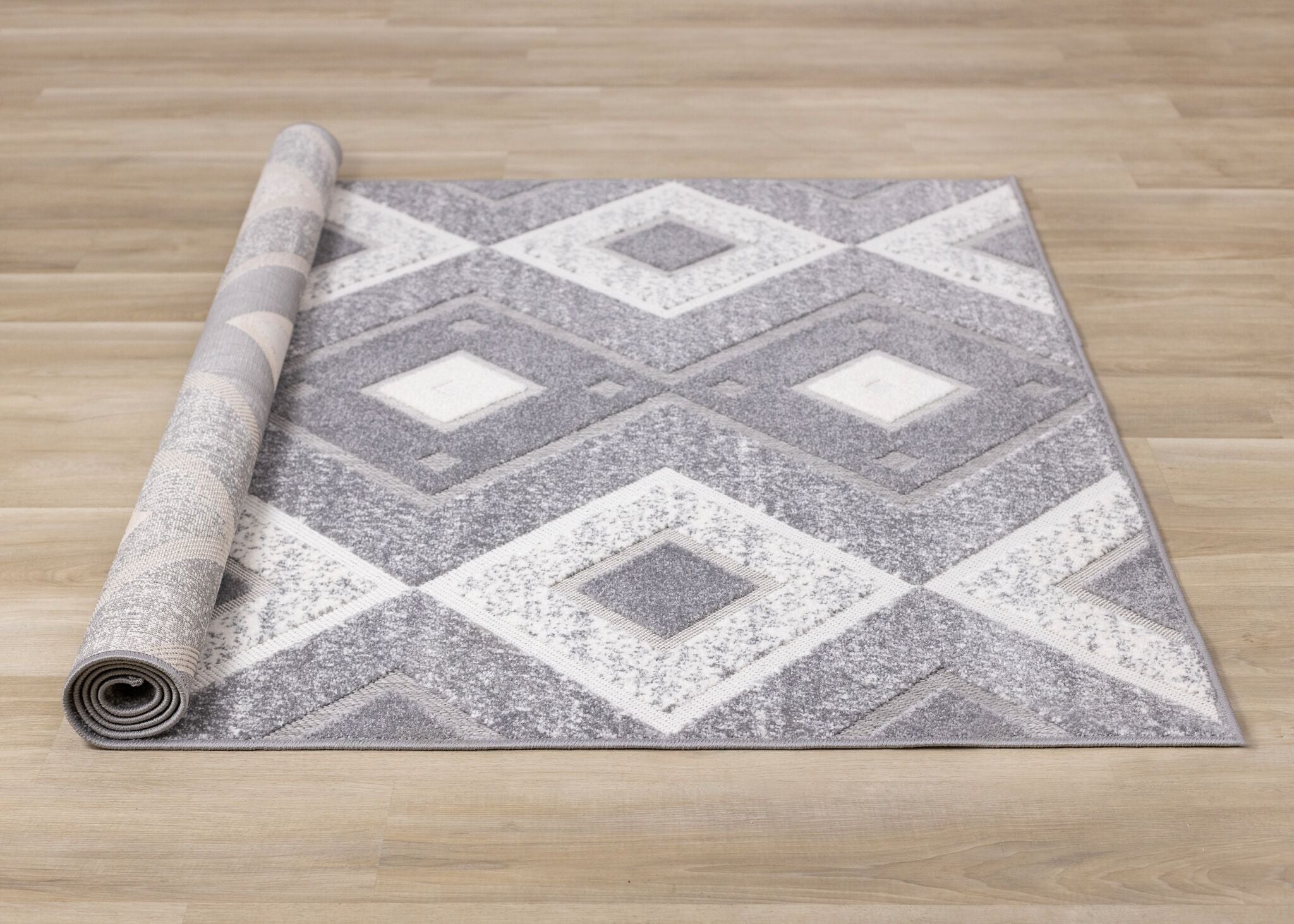 Diamond Mist 5'3" x 7'7" Diamond Pattern Area Rug - Grey, White