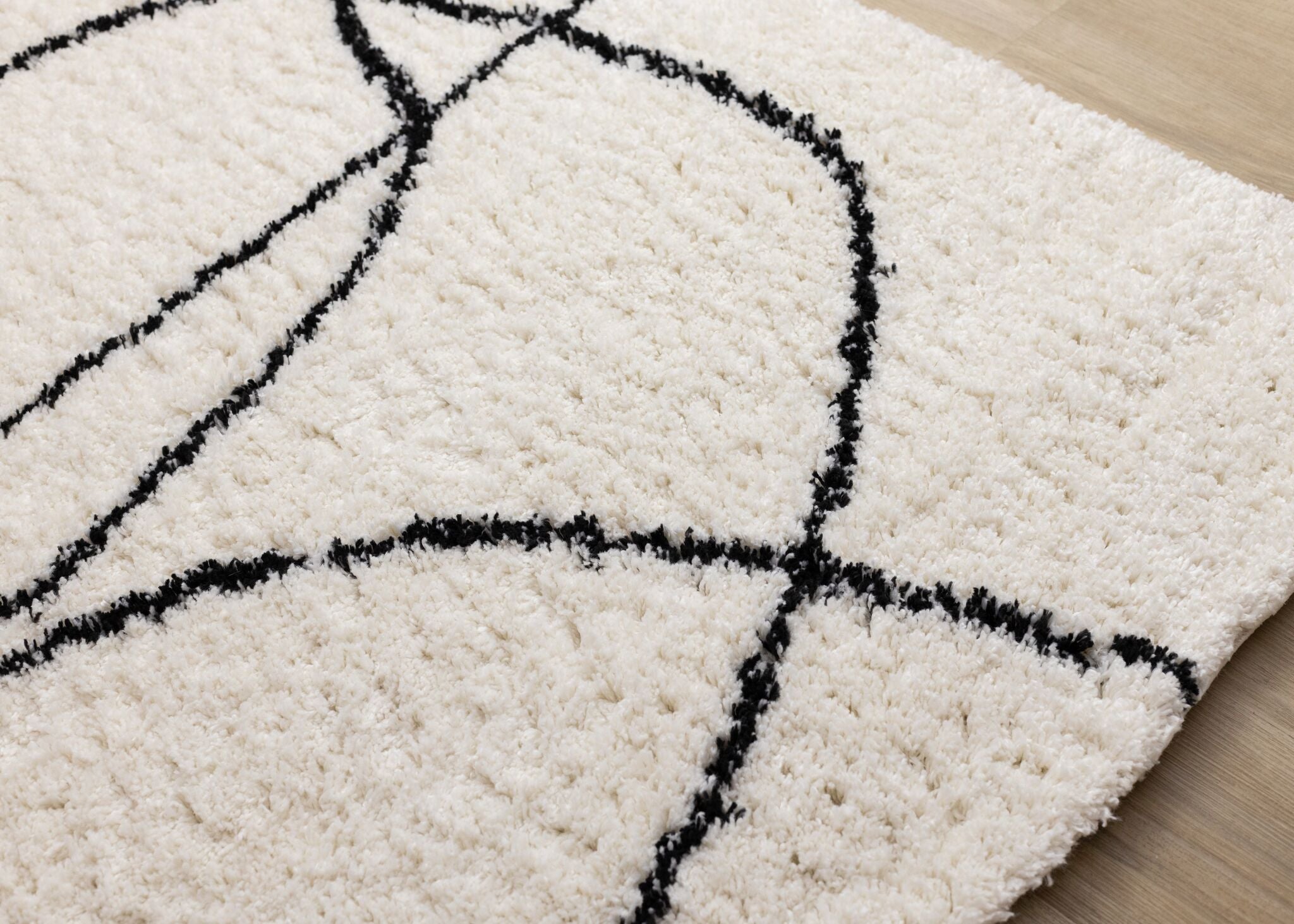 Pace 5'3" x 7'7" Outlinded Shapes Area Rug - Cream, Black