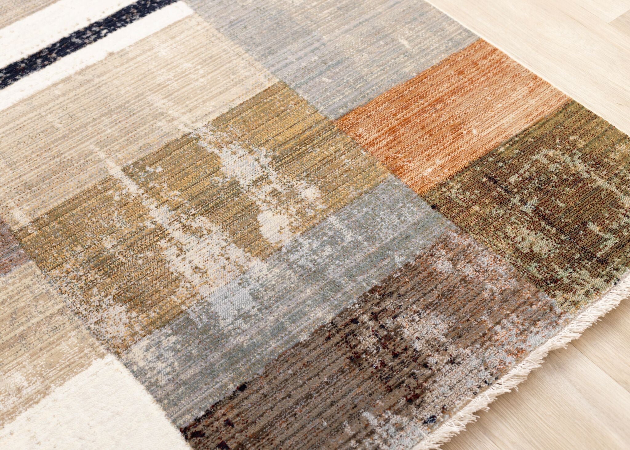 Serene 5'3" x 7'10" Patchwork Quilt Design Area Rug