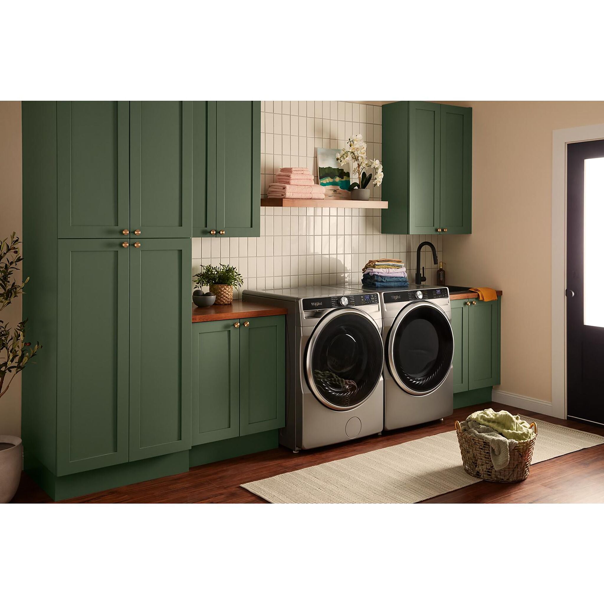 Whirlpool Radiant Silver Front-Load Washer with FreshFlow™ Vent System (5.8 Cu.Ft.) - WFW6720RR