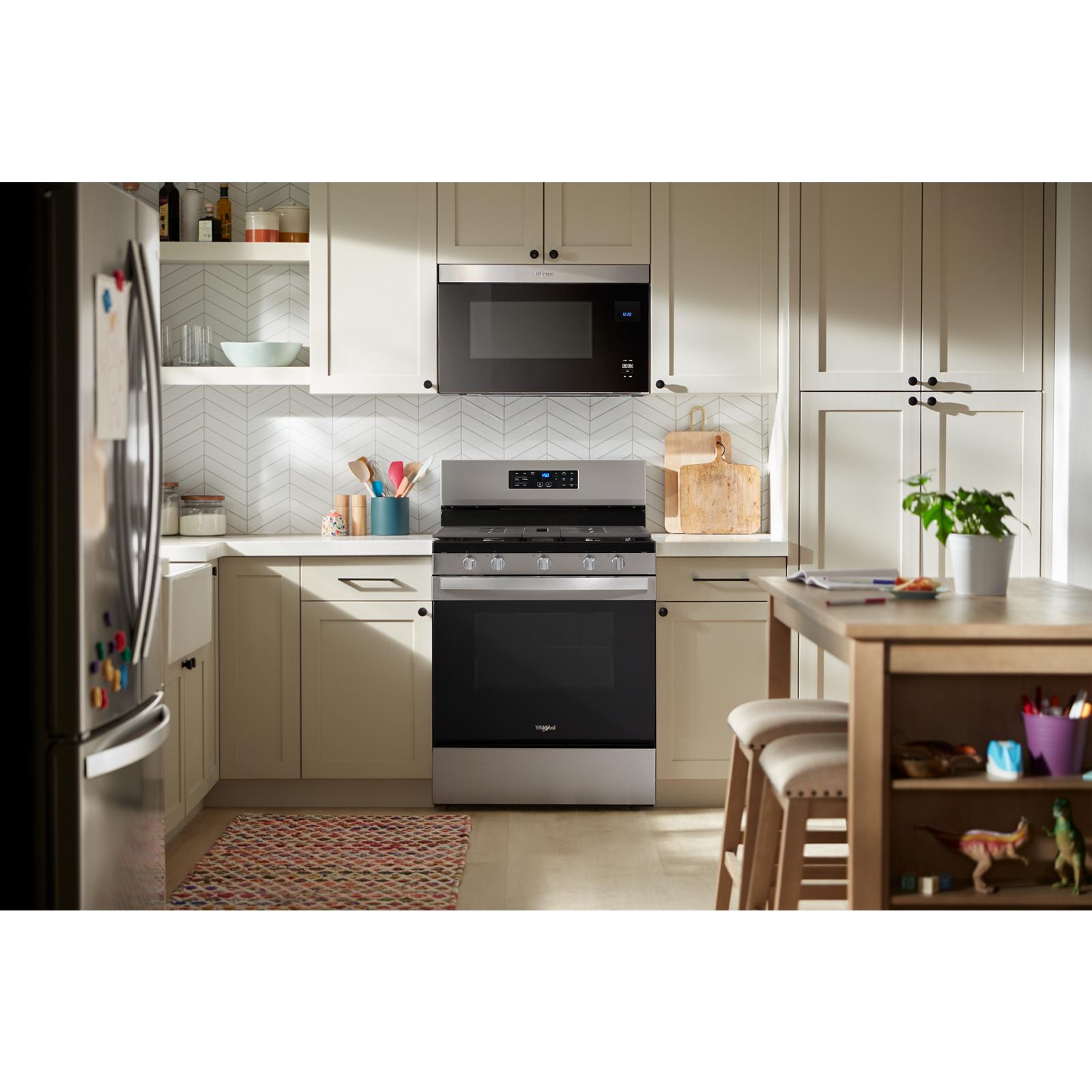 Whirlpool Fingerprint Resistant Stainless Steel Freestanding Gas Single Oven Convection Range (5.0 Cu. Ft.) - WFGS4530SZ