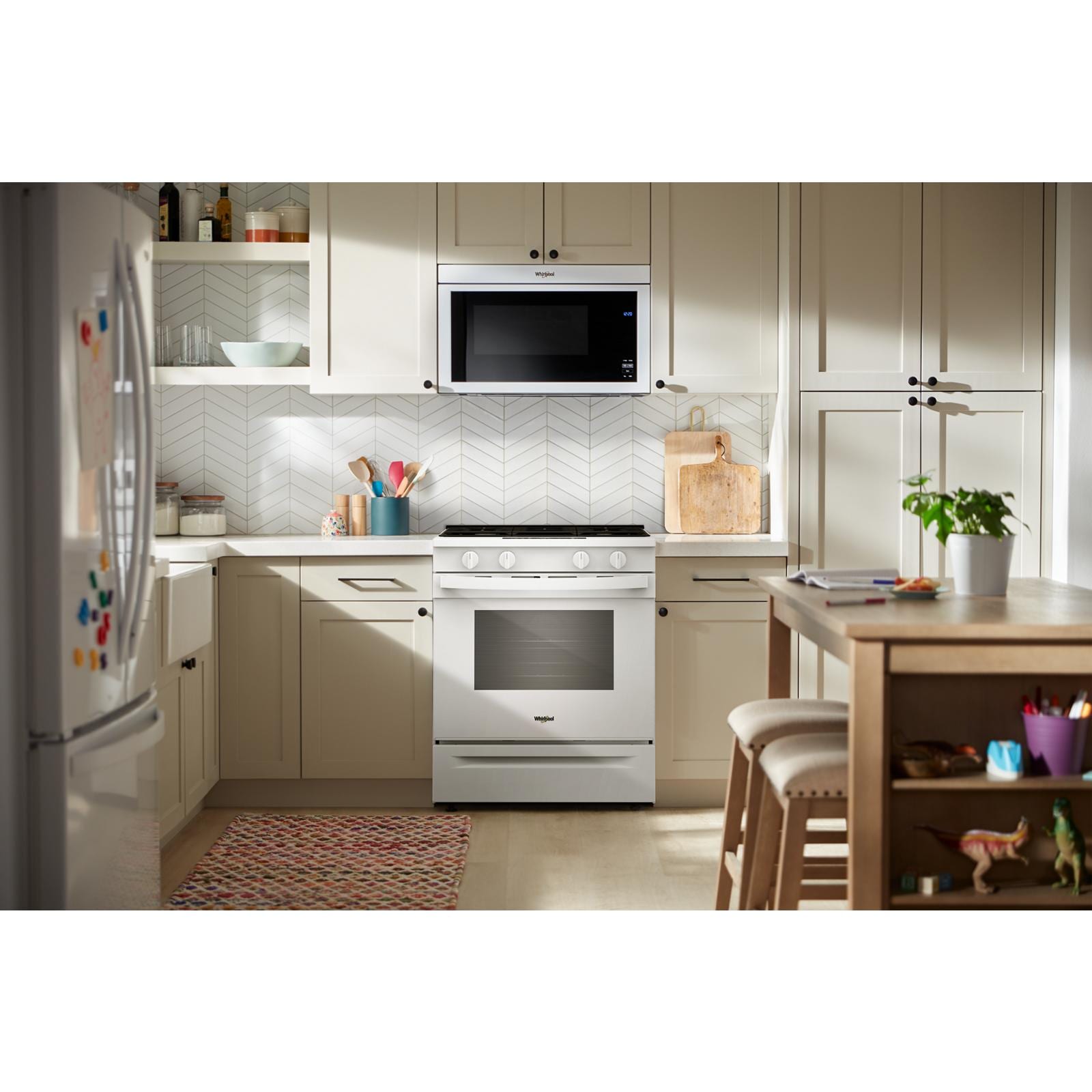 Whirlpool White Slide-In Smart Gas Convection Range (5.0 Cu. Ft.) - WSGS4530TW