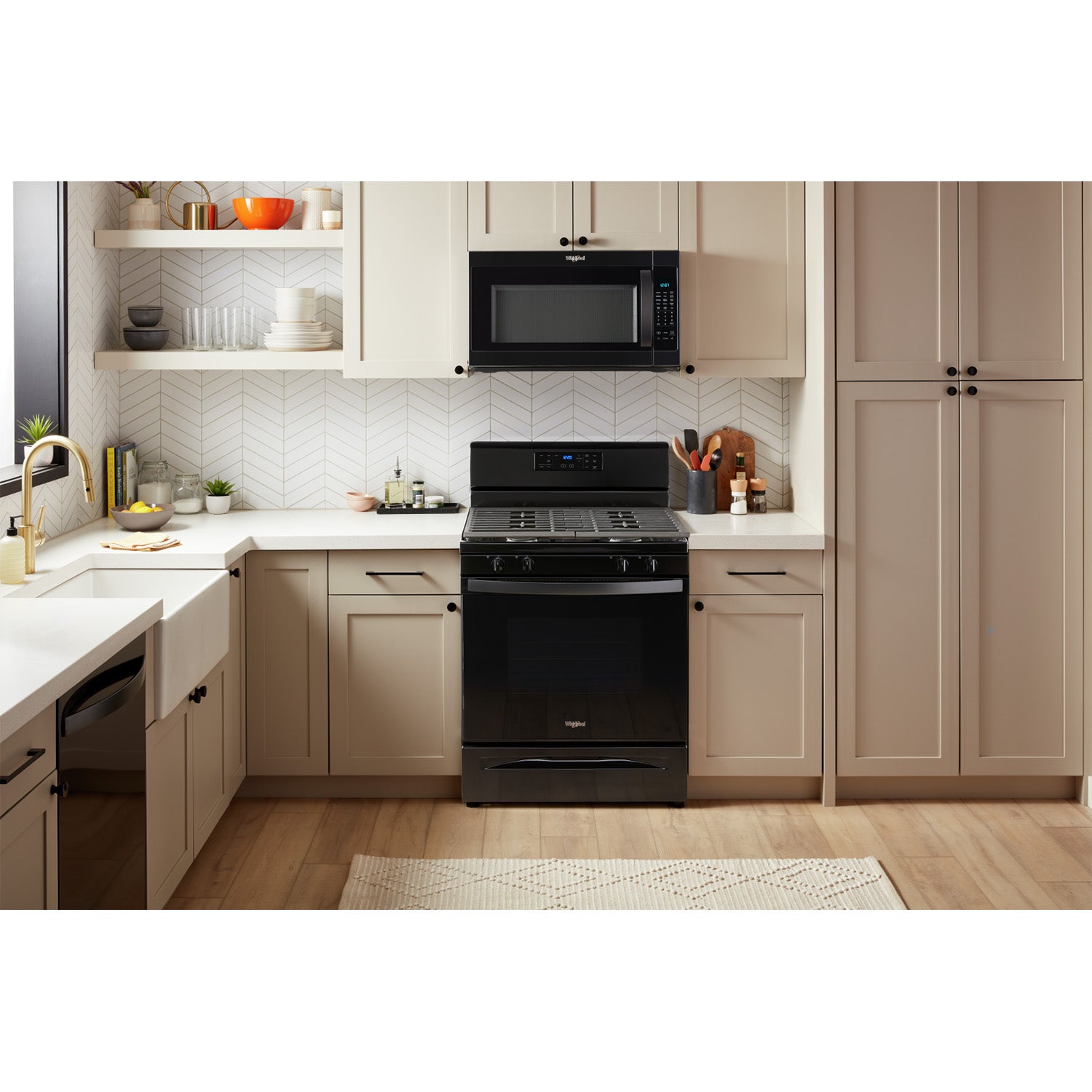 Whirlpool 30" Black Gas Range (5.00 Cu. Ft) - WFG515S0MB