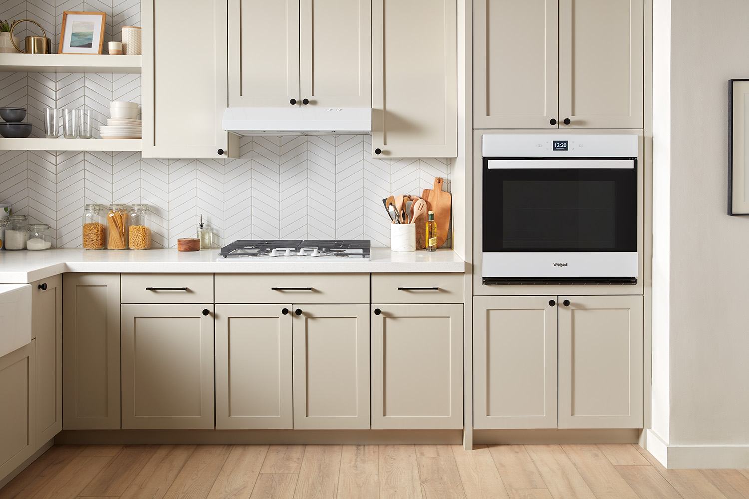 Whirlpool White Wall Oven (4.30 Cu Ft) - WOES5027LW