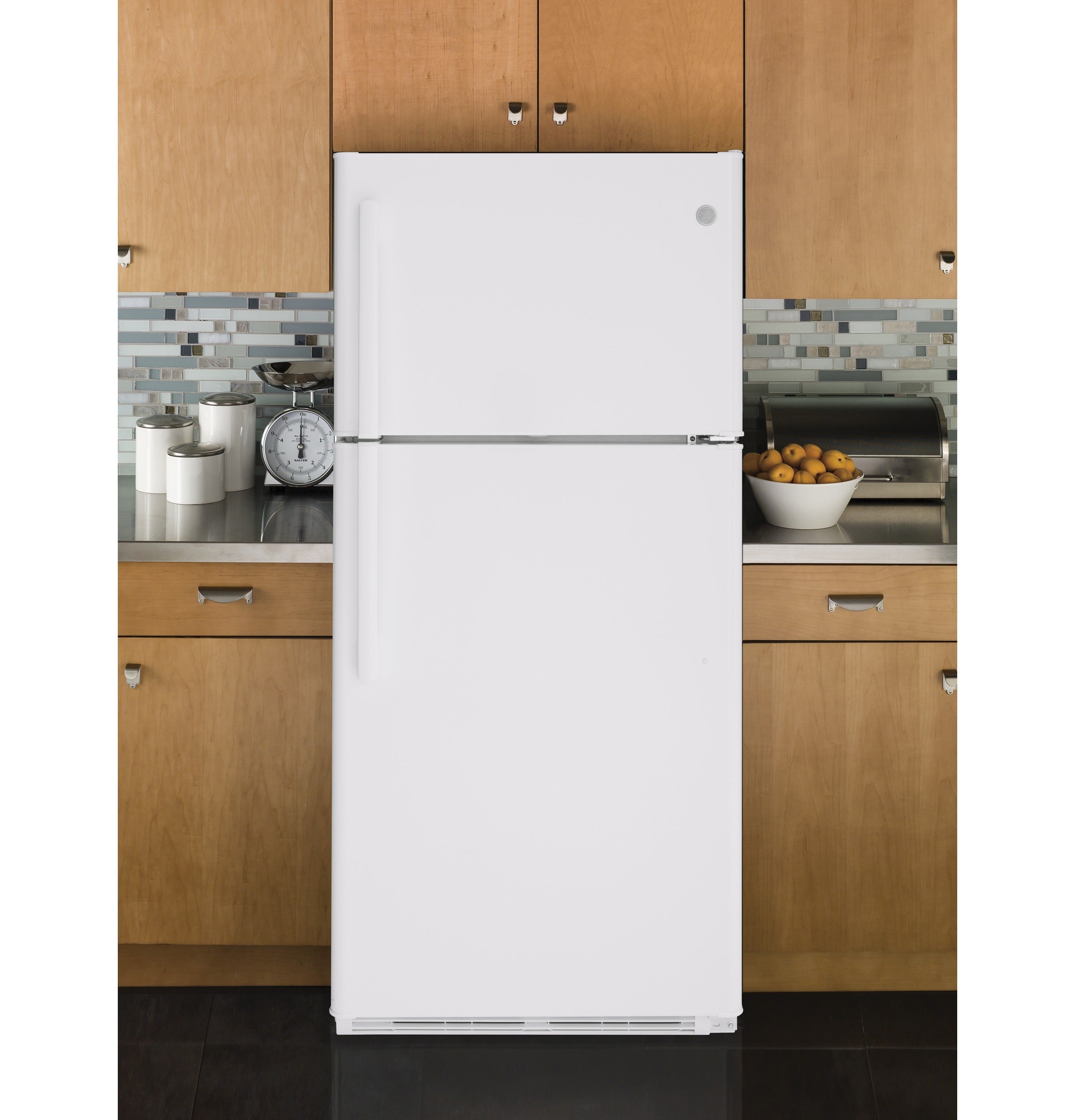 GE 29.75" 18 Cu. Ft. White Top-Freezer Refrigerator - GTE18FTLKWW