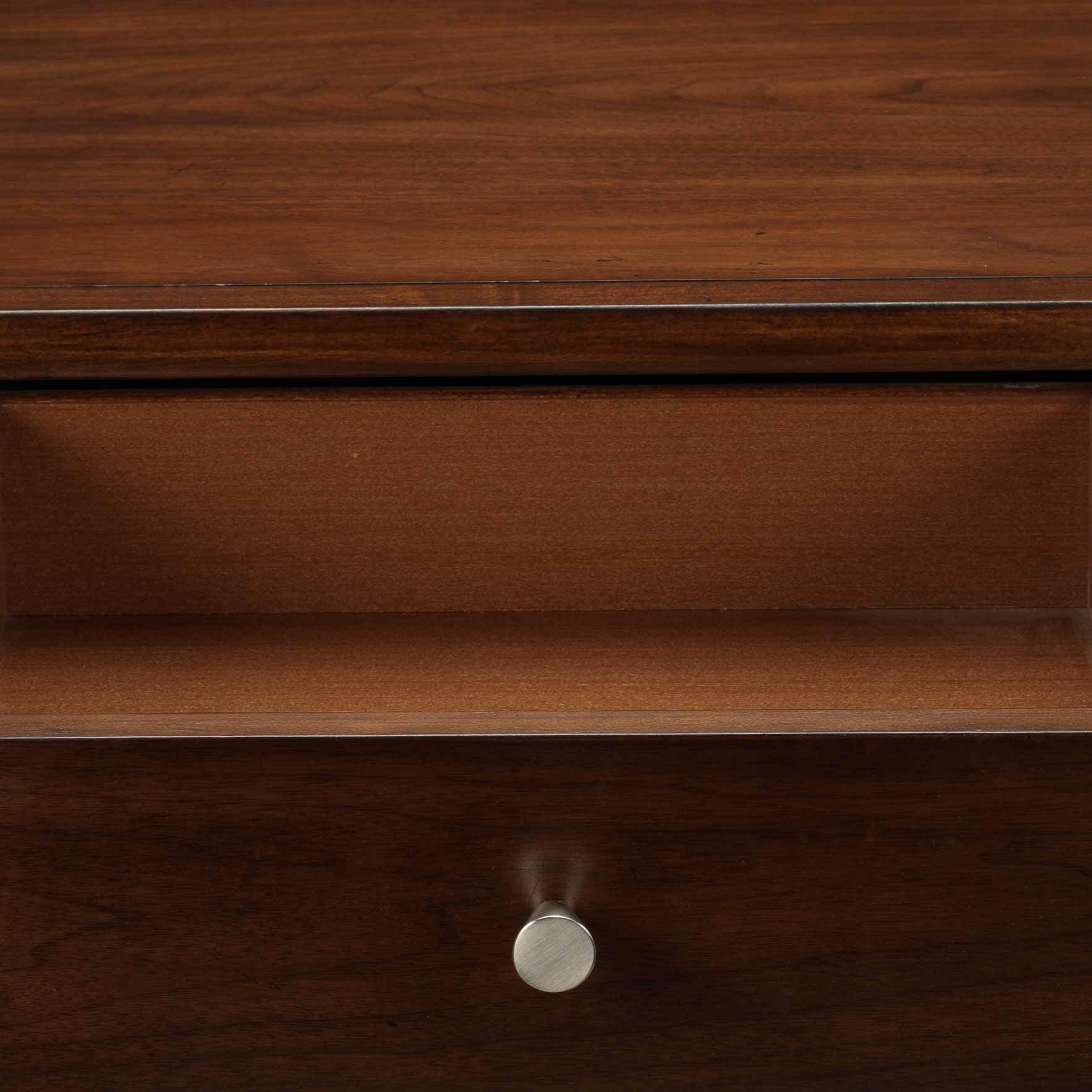 Boyton 18" End Table - Walnut