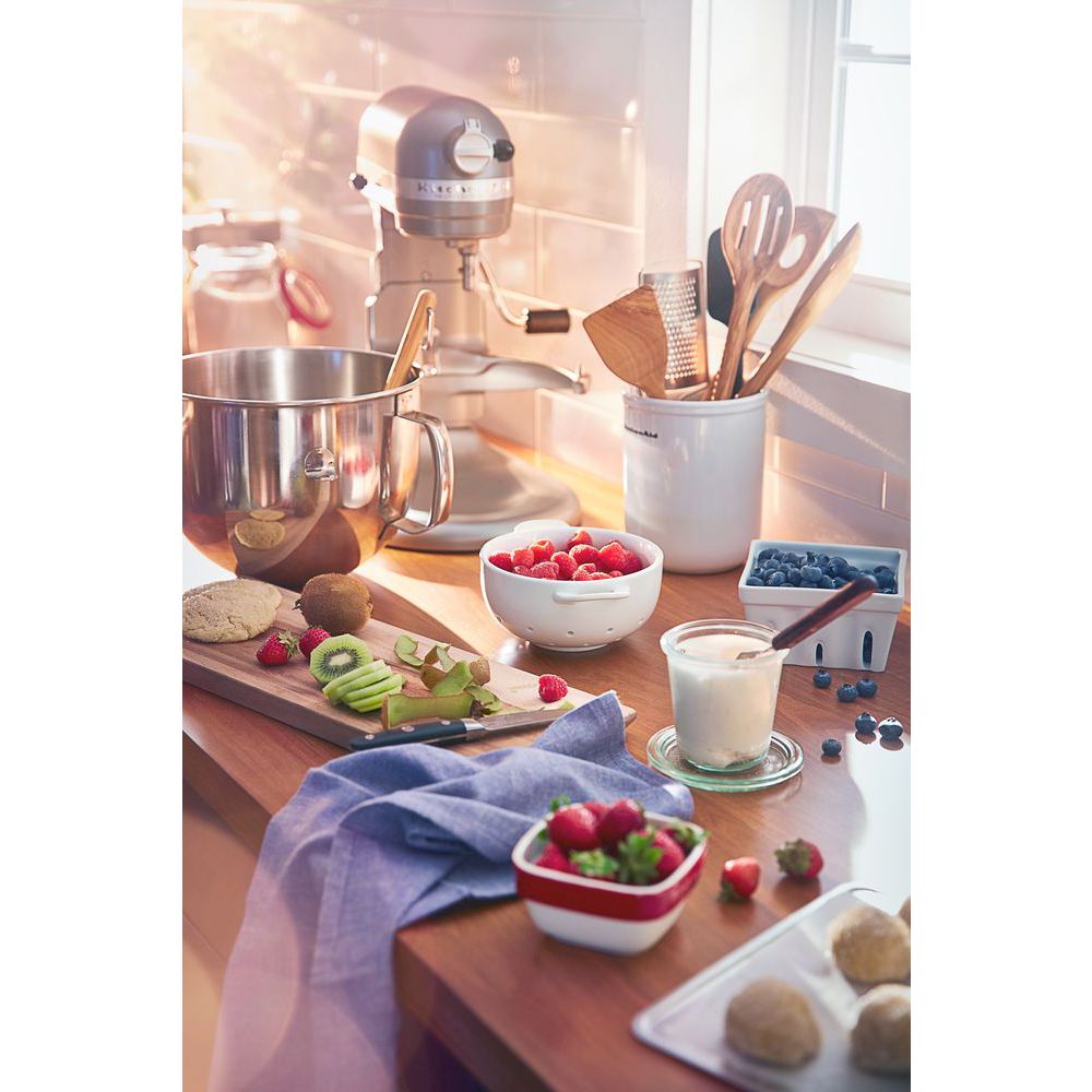 KitchenAid® Pro 600™ Series 6 Quart Bowl-Lift Stand Mixer - KP26M1XSL