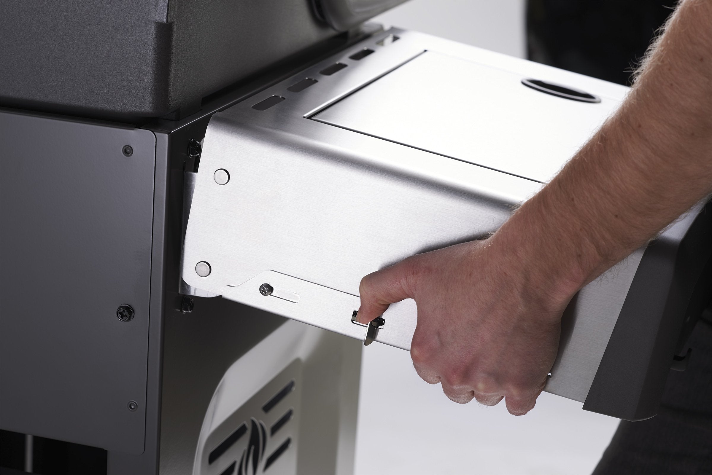 Napoleon Rogue 425 Black Propane Gas Grill Barbecue - R425PK