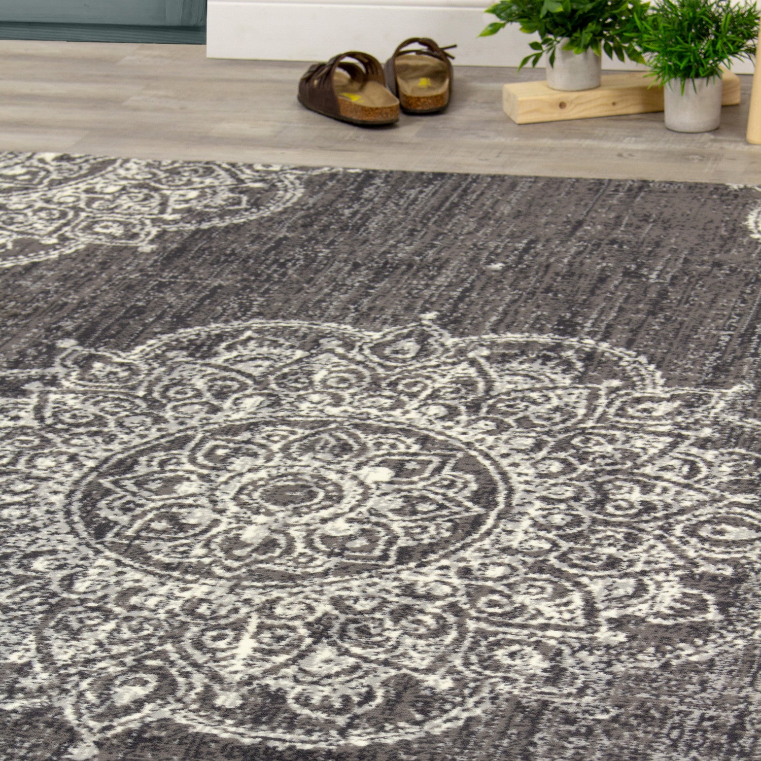 Fiona Medallion Stamps Area Rug - 5' X 7' - Grey/Cream