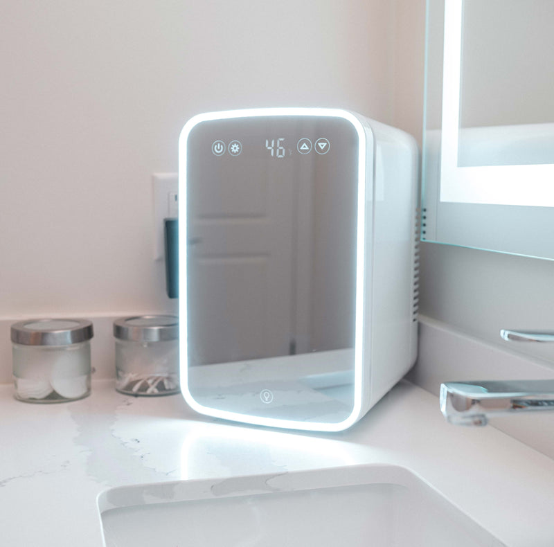 Danby Mini Réfrigérateur 7.4L avec Miroir et Lumière - Blanc -  DBMR02624WD43