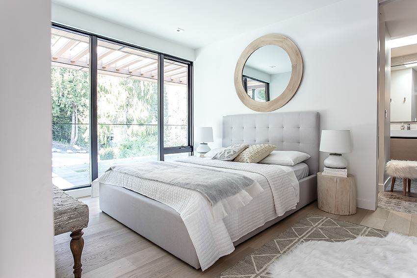 Ayothaya Upholstered Platform King Bed - Horizon Grey