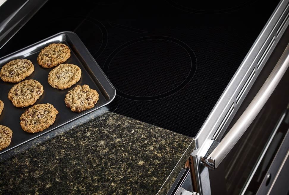 GE Stainless Steel Freestanding Electric True Convection Range (6.2 Cu. Ft.) - PCB905SKSS