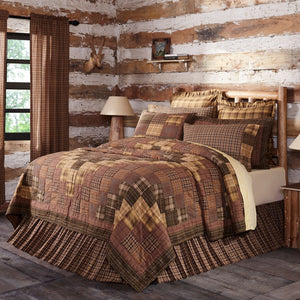 Dade Luxury King Quilt - Light Tan/Earth Green