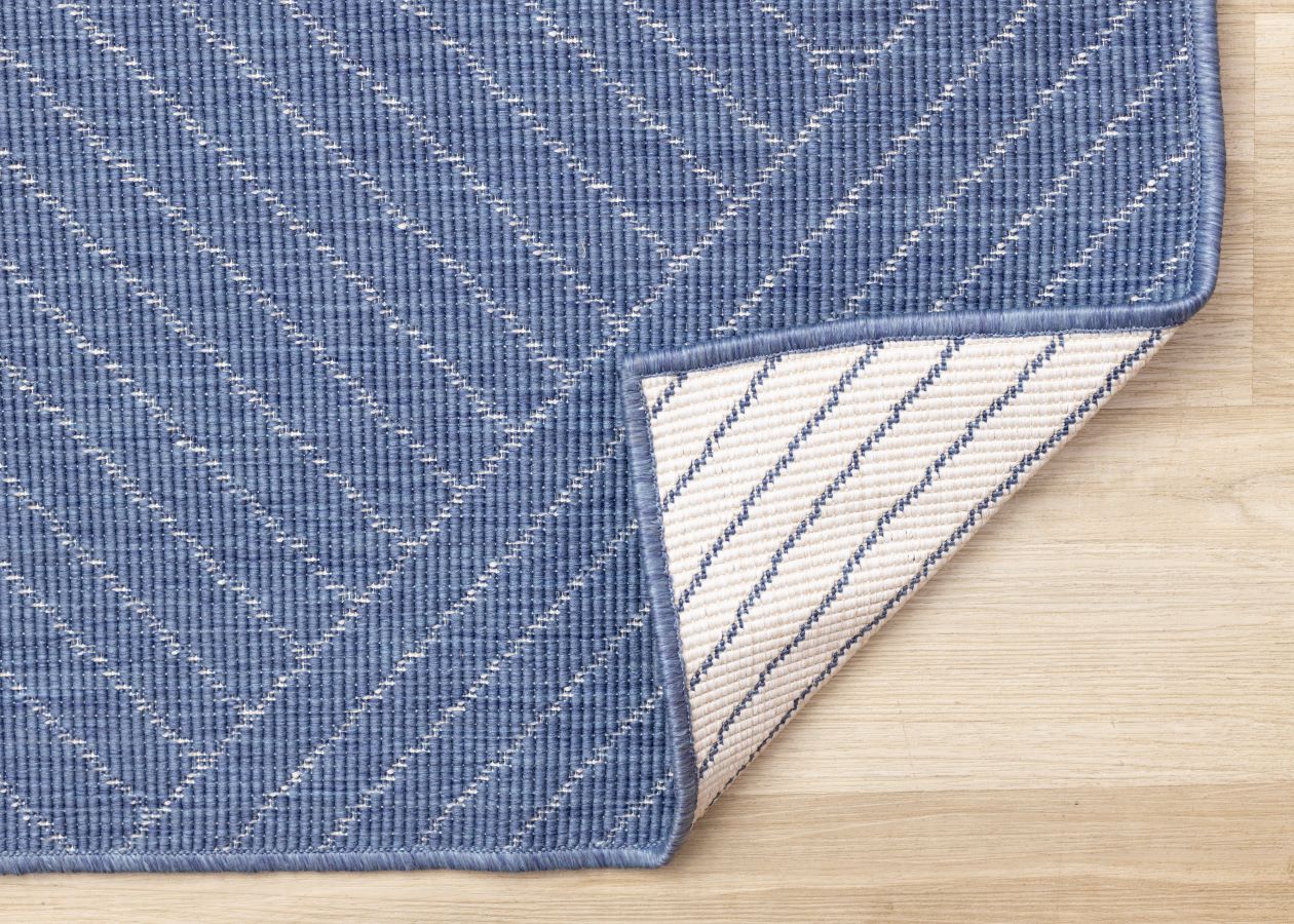 Summer Breeze 5'3" x 7'7" Outdoor Rug Traverse Stripes - Blue, White