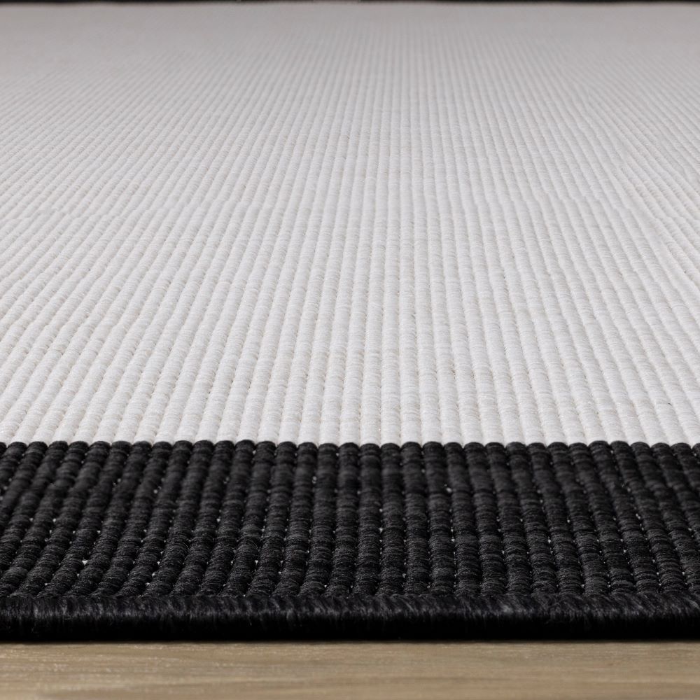 Summer Breeze 5'3" x 7'7" Reversible Outdoor Rug - Cream, Black Border
