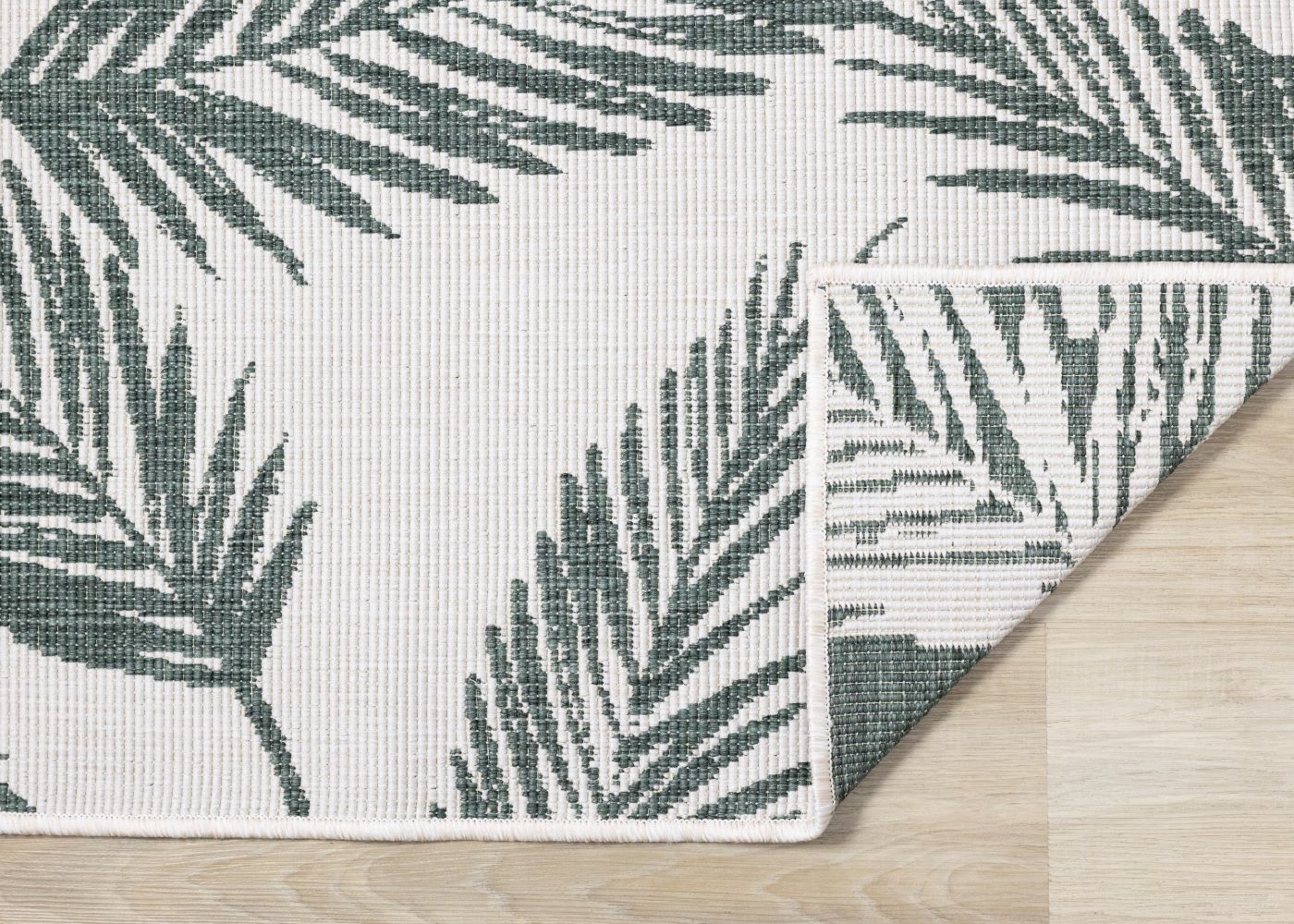 Summer Breeze 5'3" x 7'7" Outdoor Reversible Rug - Green, Leaf Motif