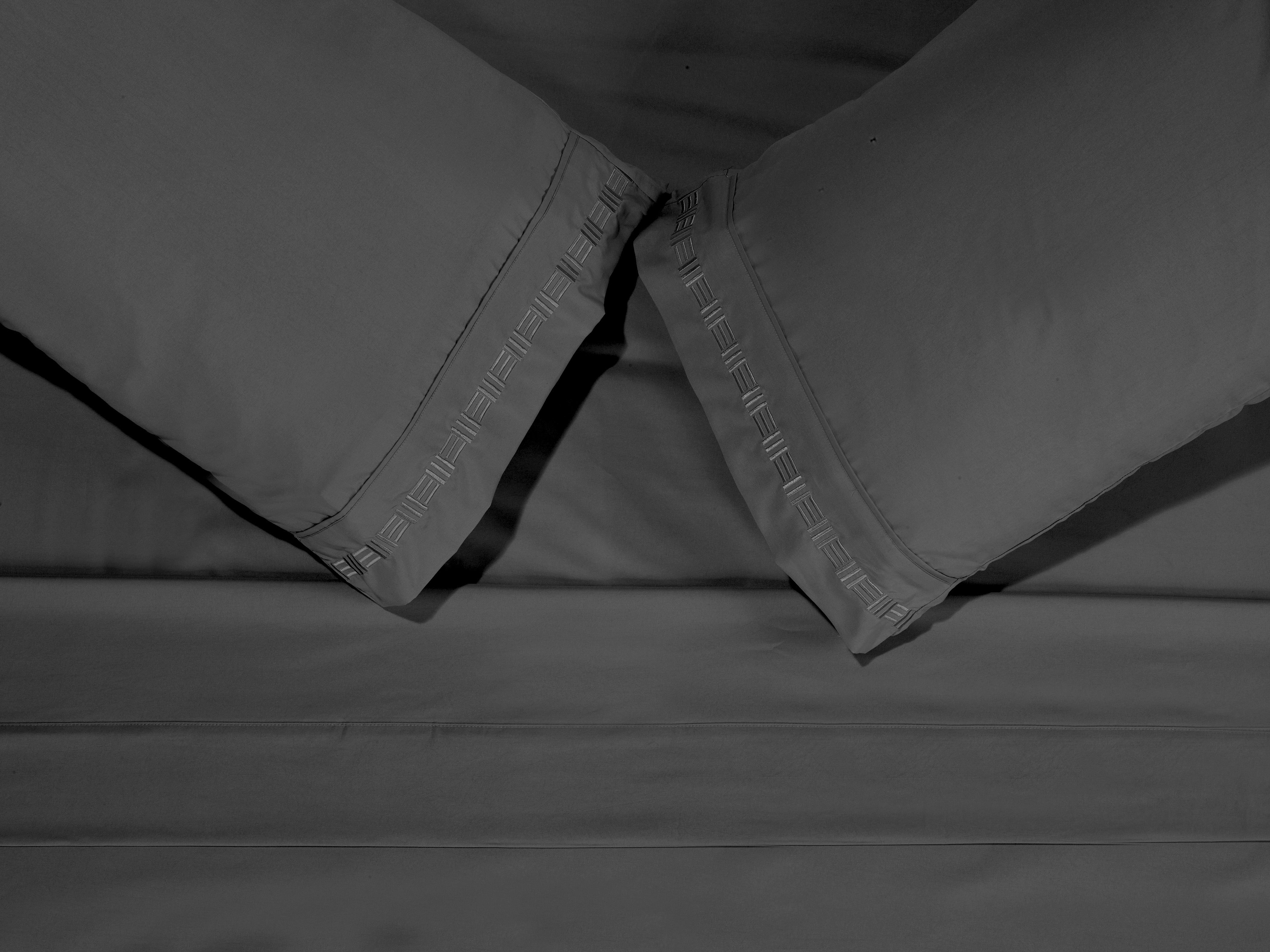 Nilus Full Sheet Set - Dark Grey