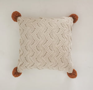 Charme rustique Coussin 18 po x 15 po en maille torsadée avec pompons – beige, rouille 