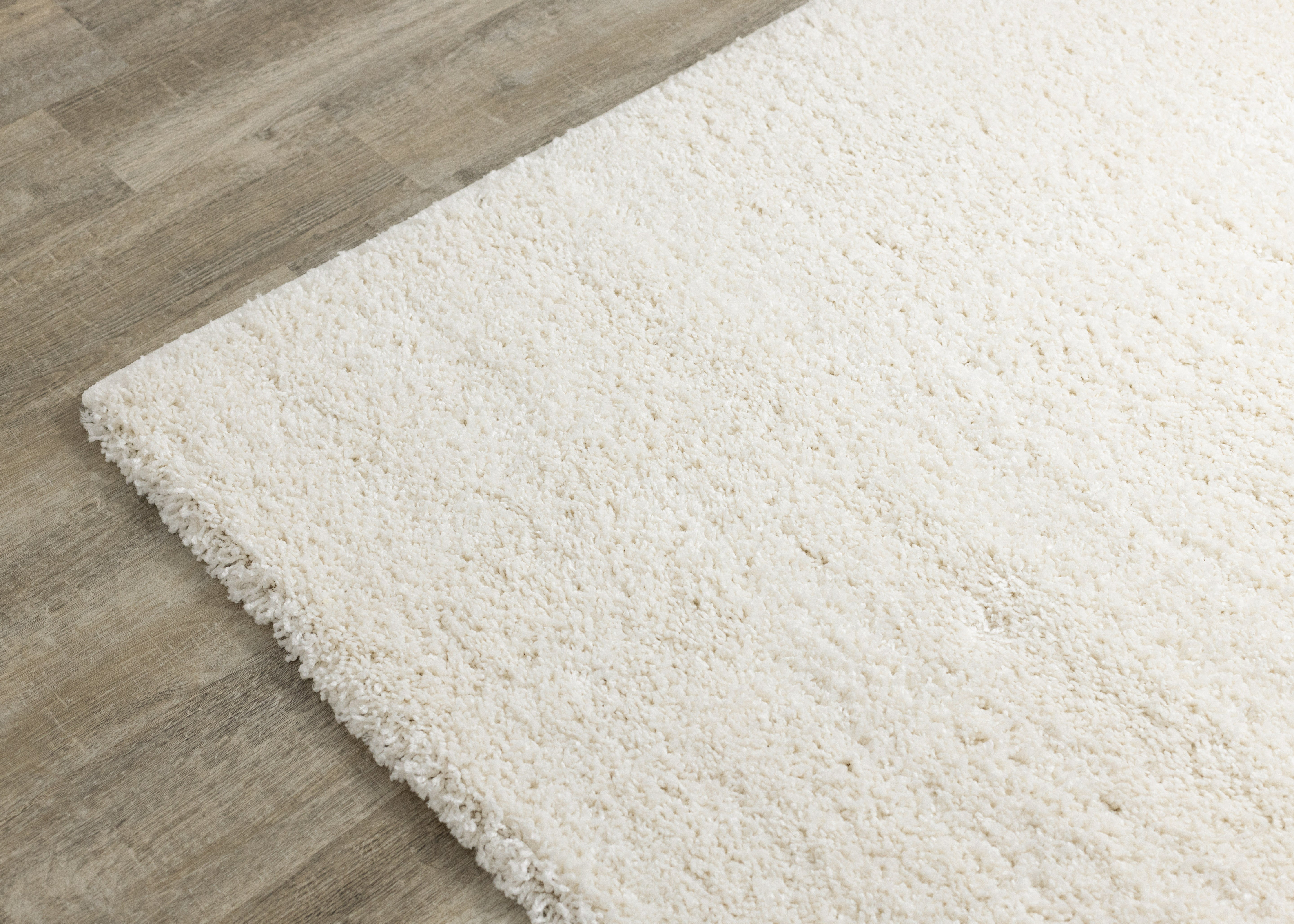 Brio 5'3" x 7'7" Shag Area Rug - Cream