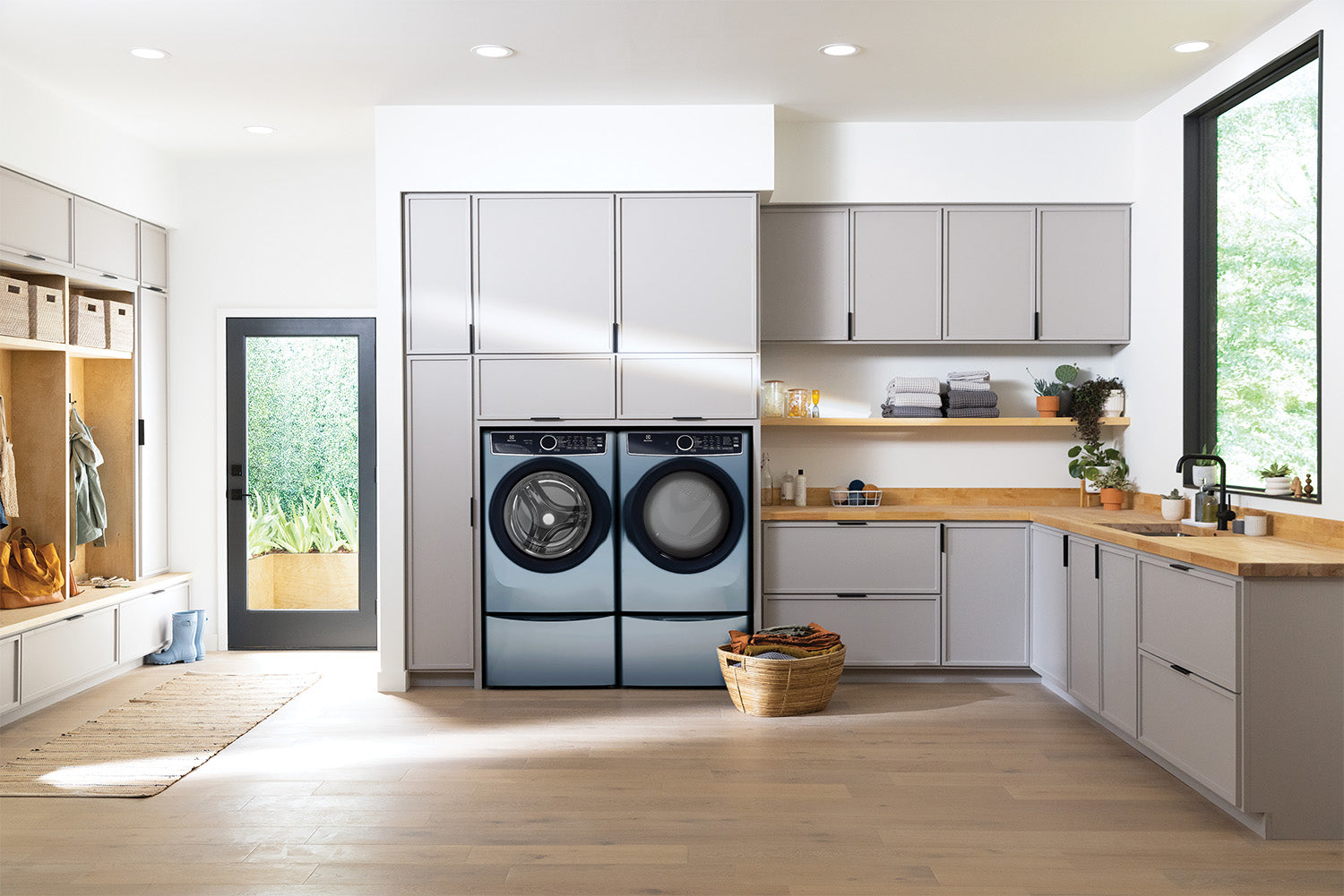 Electrolux Glacier Blue Front Load Electric Dryer (8 cu. ft.) - ELFE743CAG