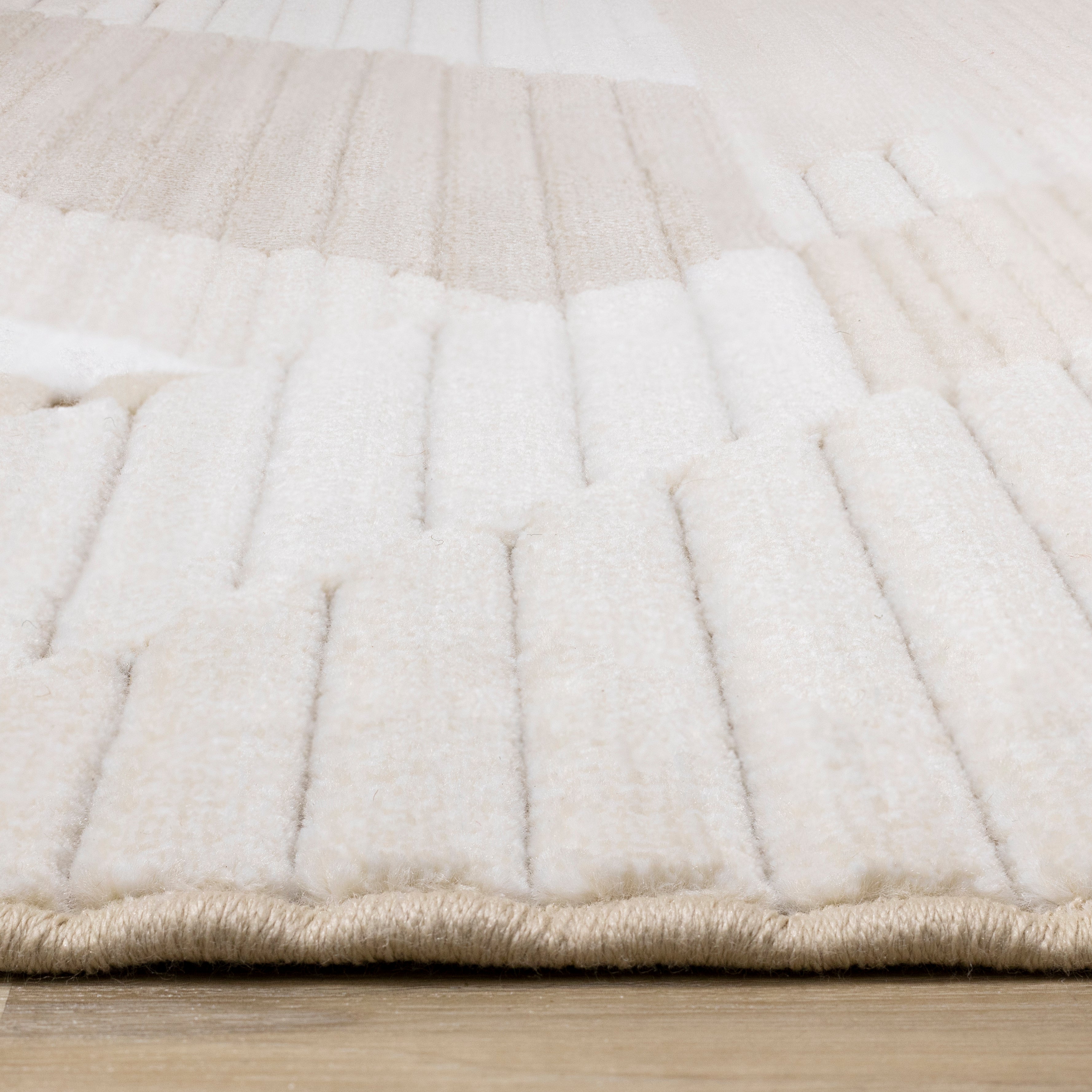 Sandstone Plains 5'3" x 7'7" Elegant Contemporary Geometric Pattern Area Rug - Cream