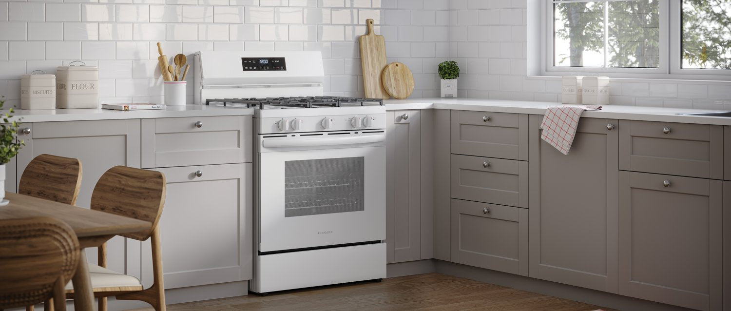 Frigidaire White 30" Gas Range with Quick Boil and Even Baking Technology (5.1 Cu. Ft) - FCRG3062AW