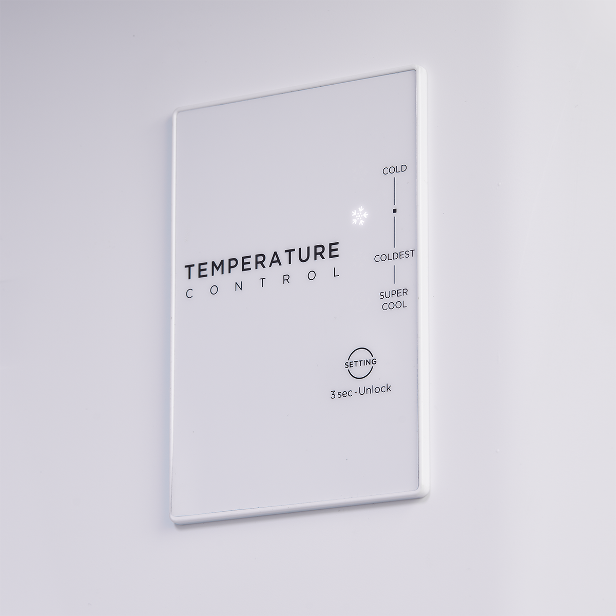 Electronic temperature control with Cold, Coldest and Super Cool settings