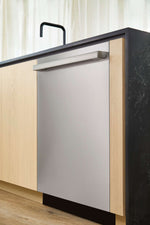 Bosch Stainless Steel Anti Fingerprint 24" Smart Dishwasher with Home Connect, Third Rack - SHX5AEM5N