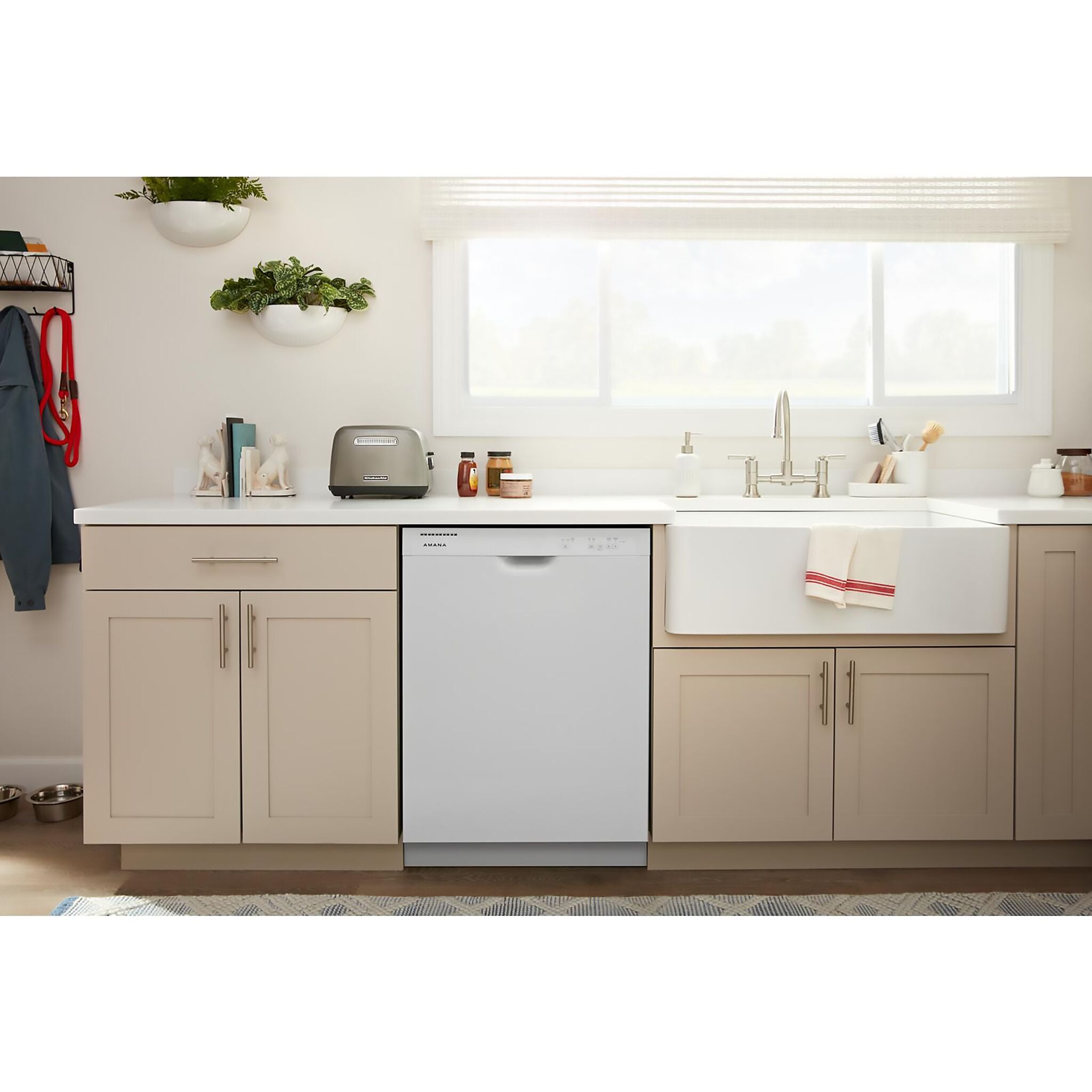 Amana White Dishwasher with Quick Wash Cycle - ADFS2524RW
