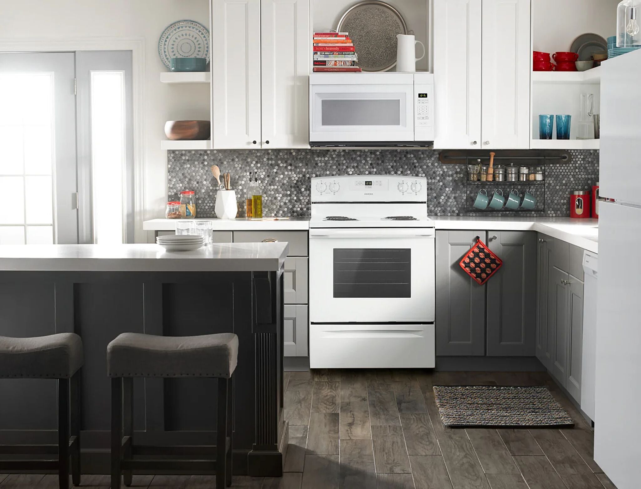 Amana White Freestanding Electric Range (4.8 Cu. Ft.) - YACR4503SFW