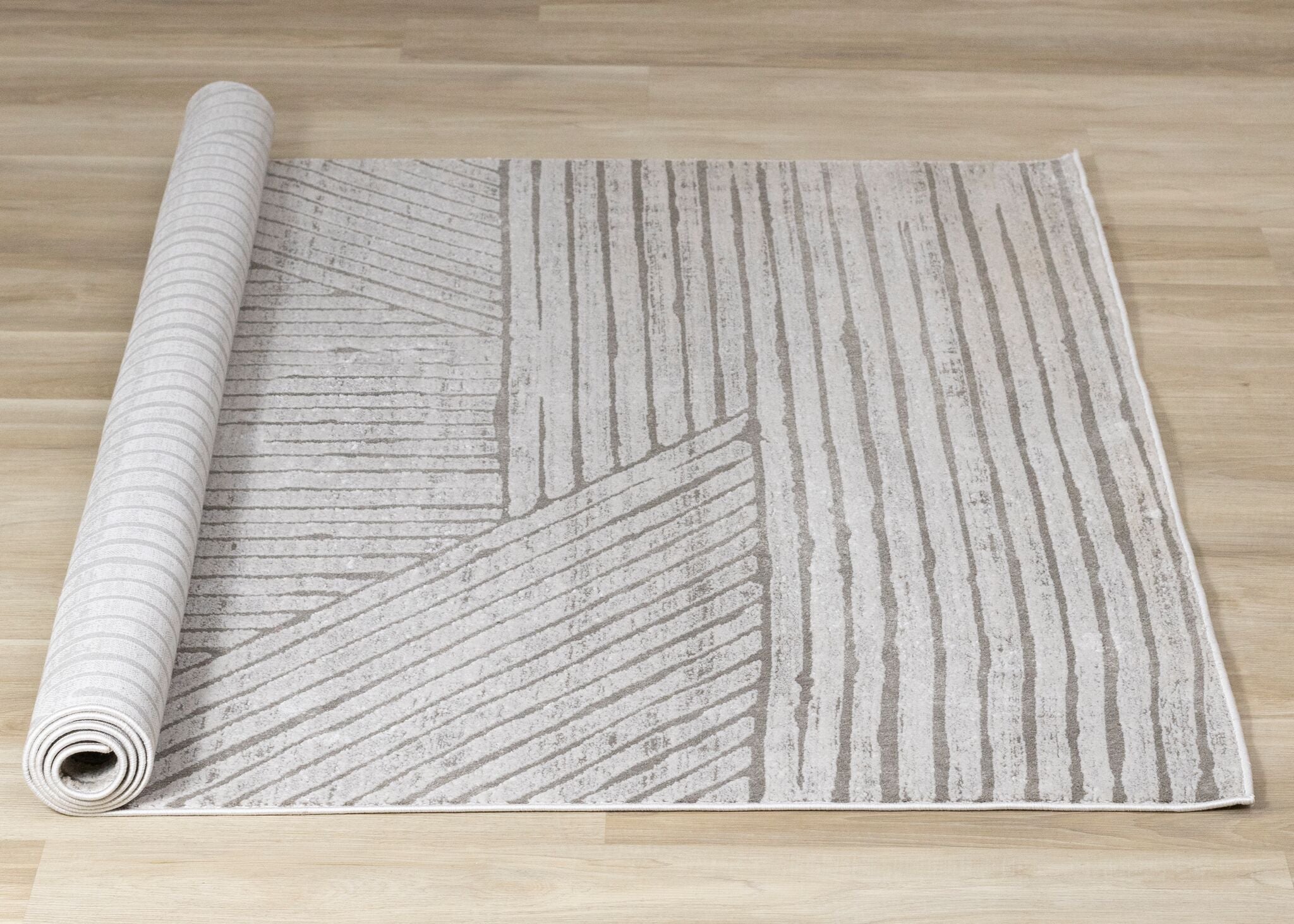 Hayden 6'7" x 9'6" Modern Lines Area Rug - Grey