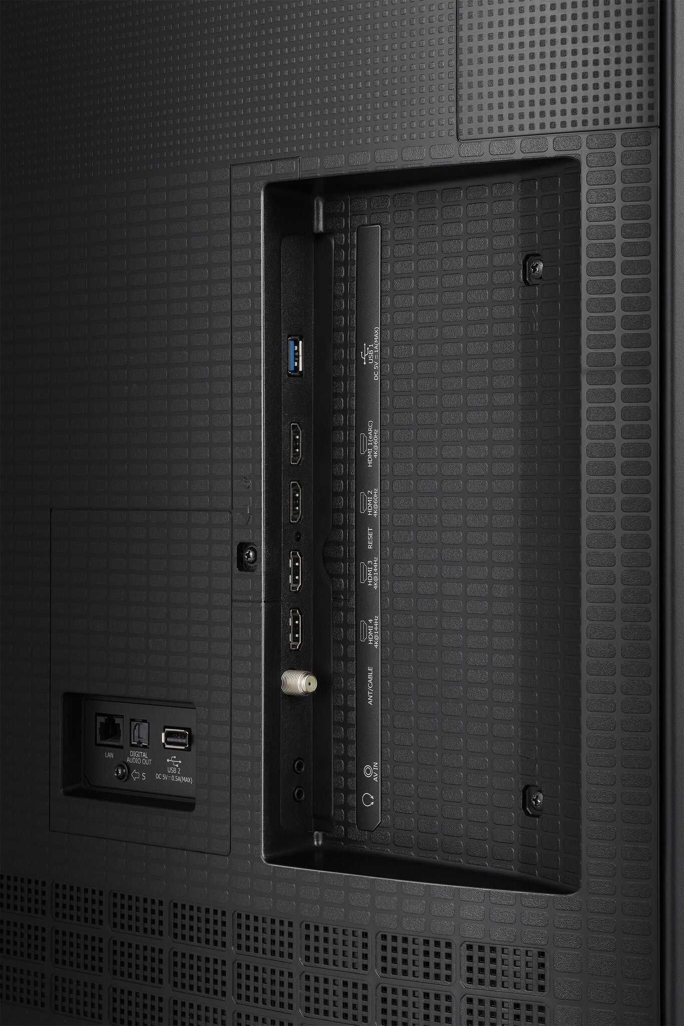 Hisense 75" 4K Smart QLED MiniLED TV - 75QD7QFM