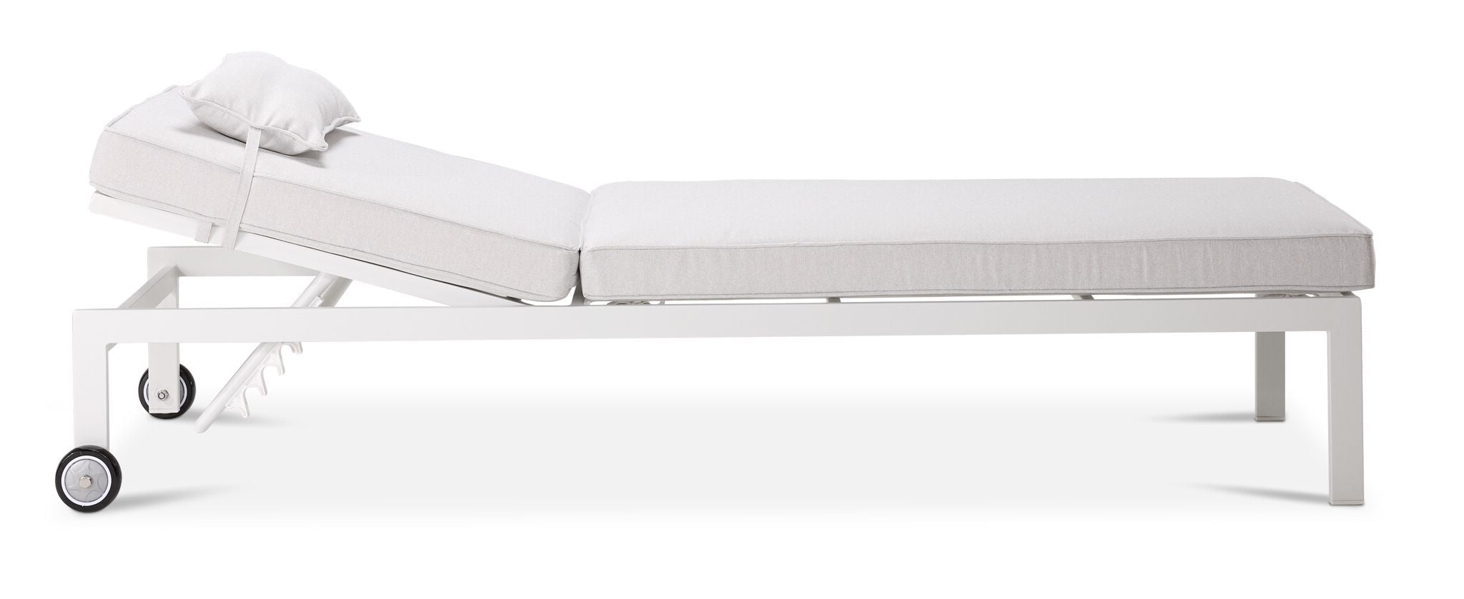 Lakeview Outdoor Lounger - White